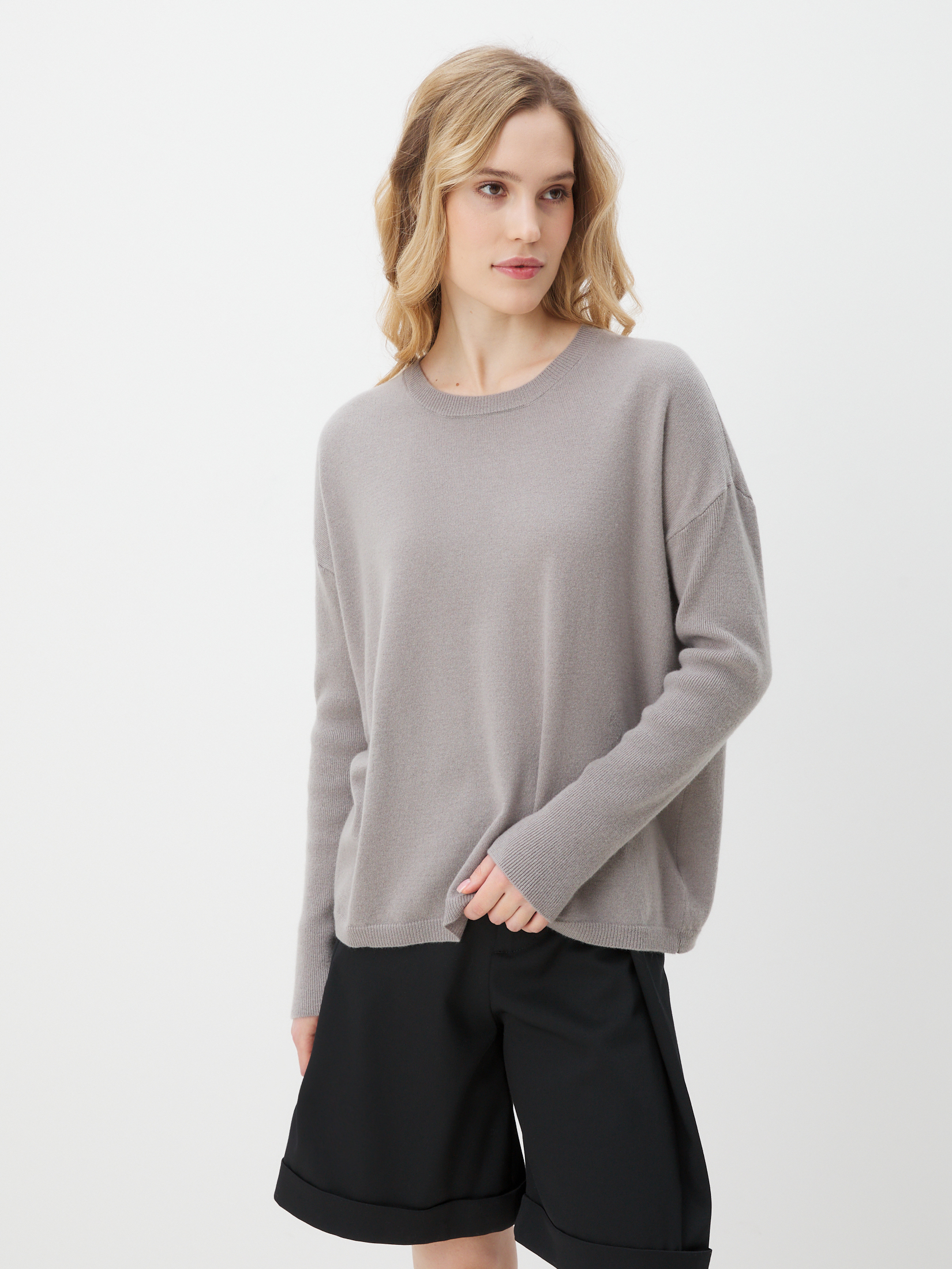 7167 р. 17480 р. Женский джемпер MAISON DAVID