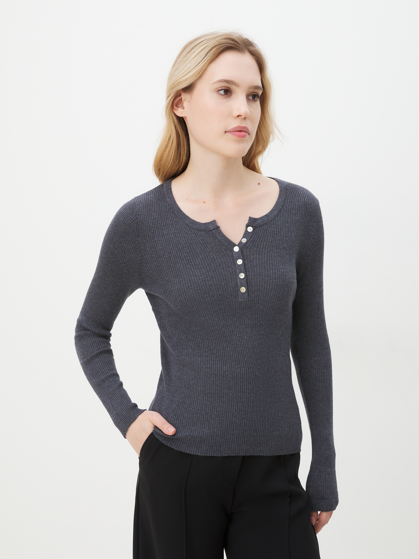 1173 р. 2860 р. Женский джемпер MAISON DAVID