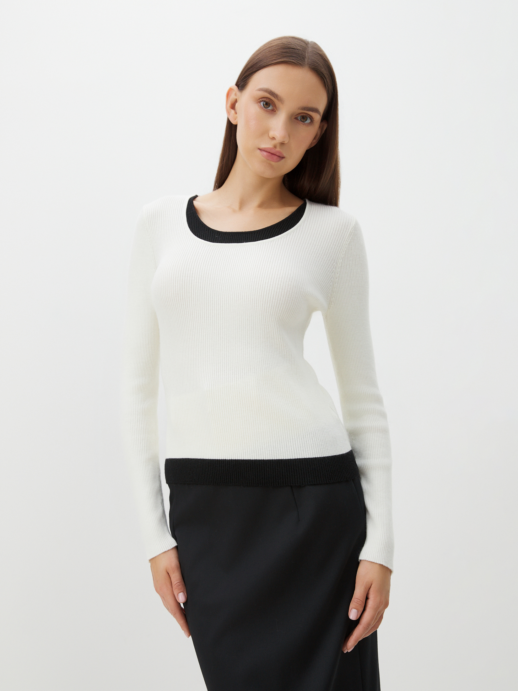 1645 р. 4010 р. Женский джемпер MAISON DAVID