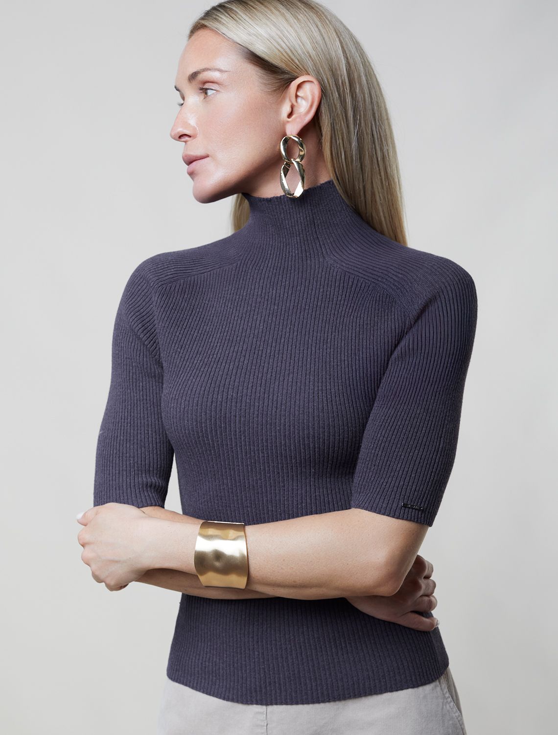 Водолазка тонкой вязки в рубчик из хлопка с нейлоном