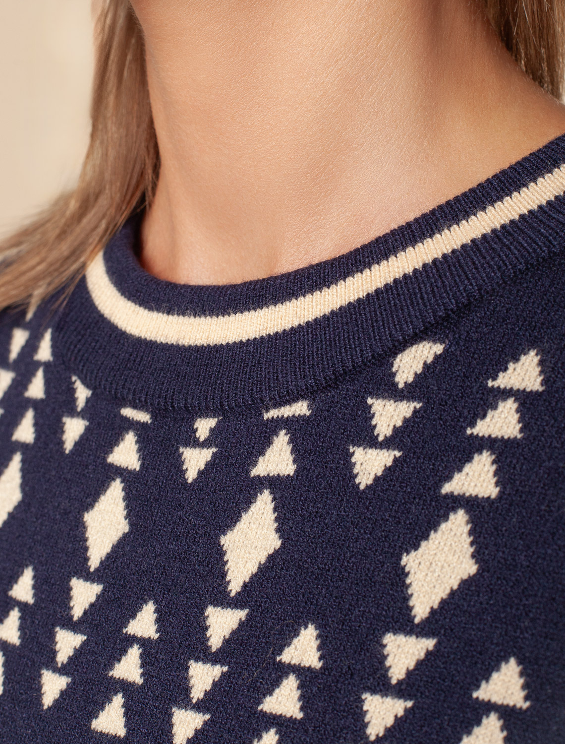 Платье жаккардовой вязки с кашемиром