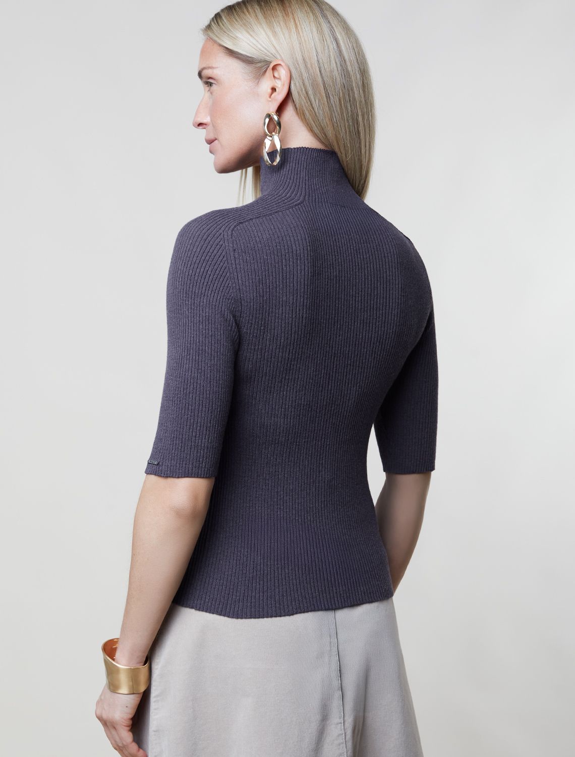 Водолазка тонкой вязки в рубчик из хлопка с нейлоном