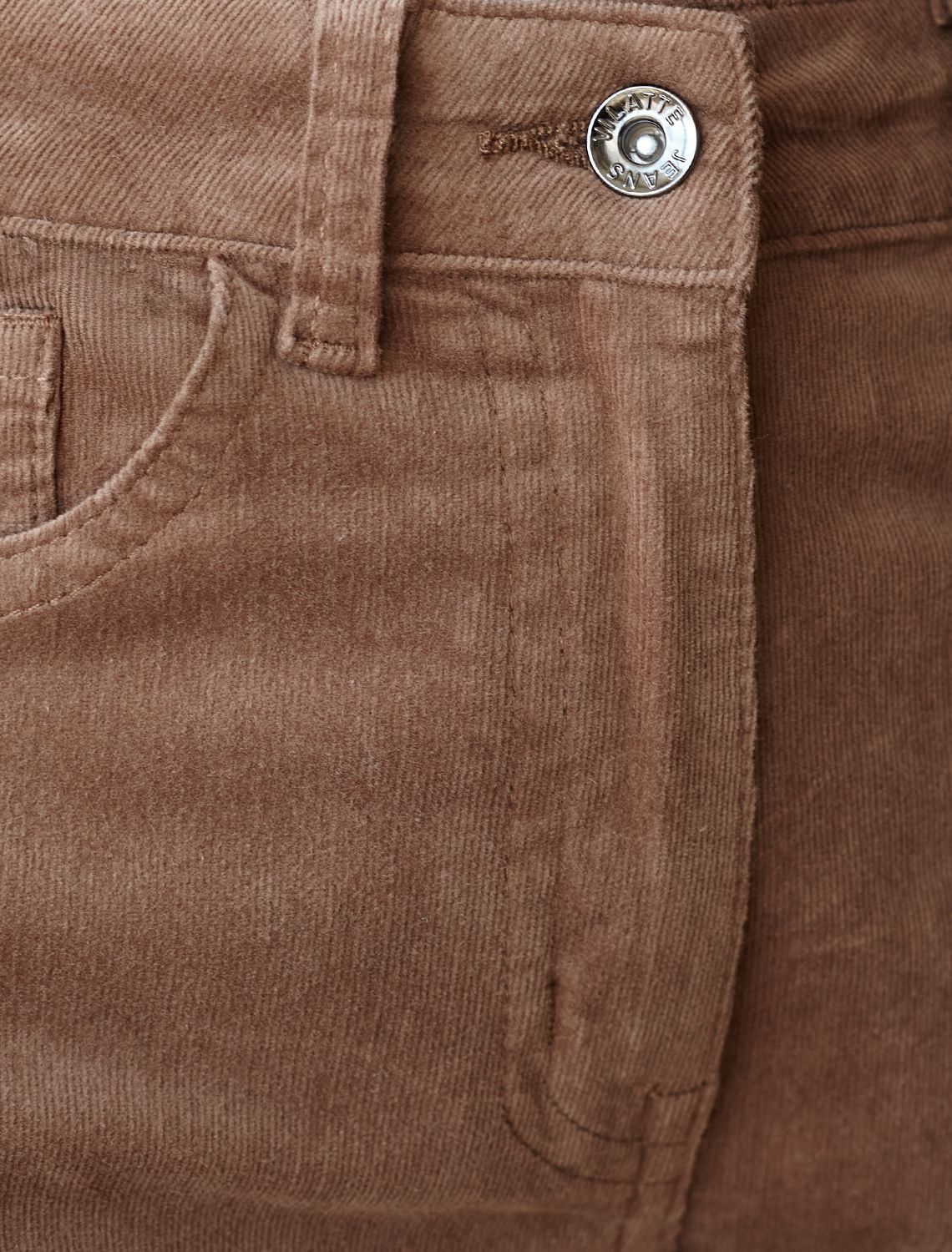 Ст.цена 2790р Брюки из эластичного микро-вельвета D24.278 светло-кофейный