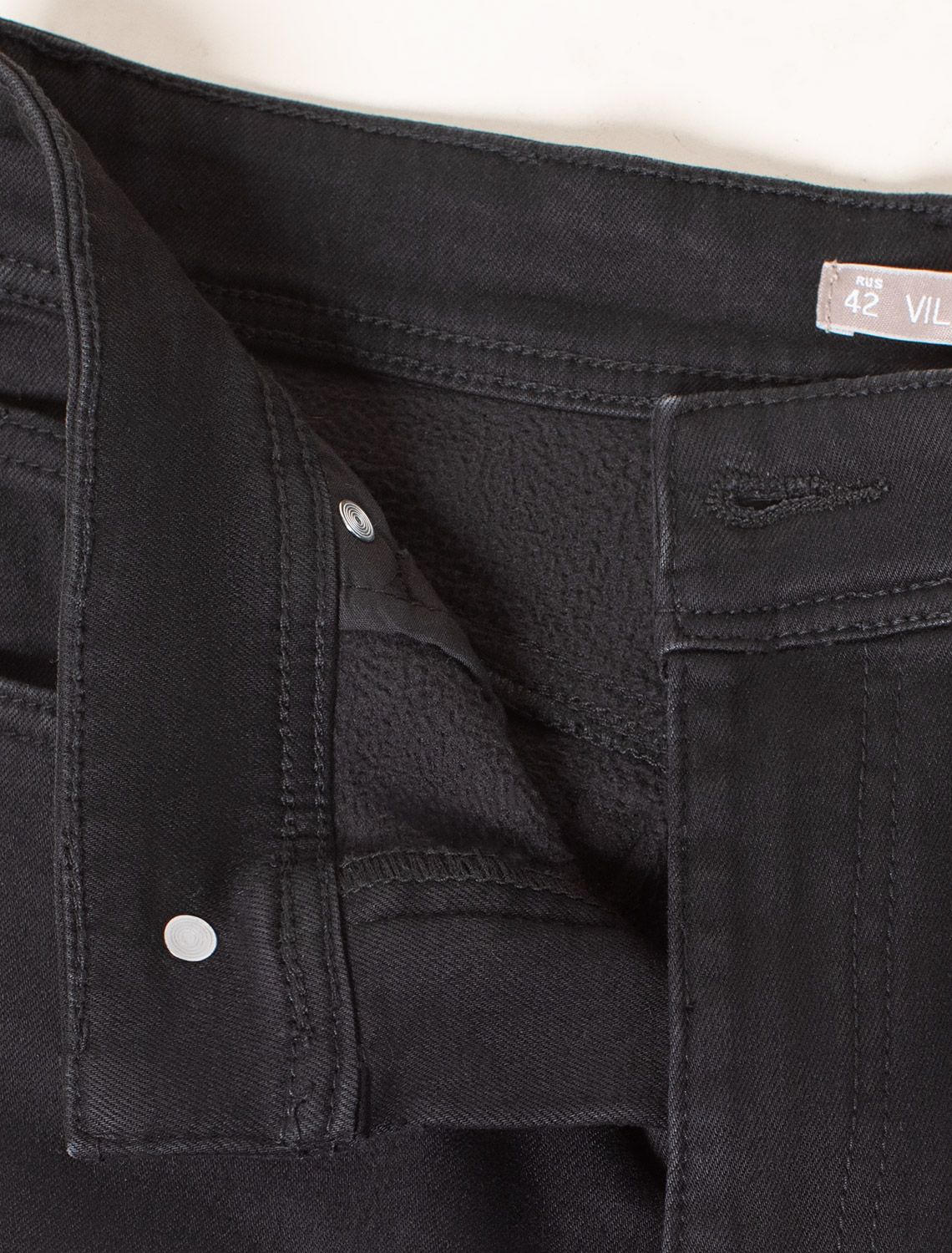 Ст.цена 2790р Джинсы mom-fit на флисе D54.076 черный