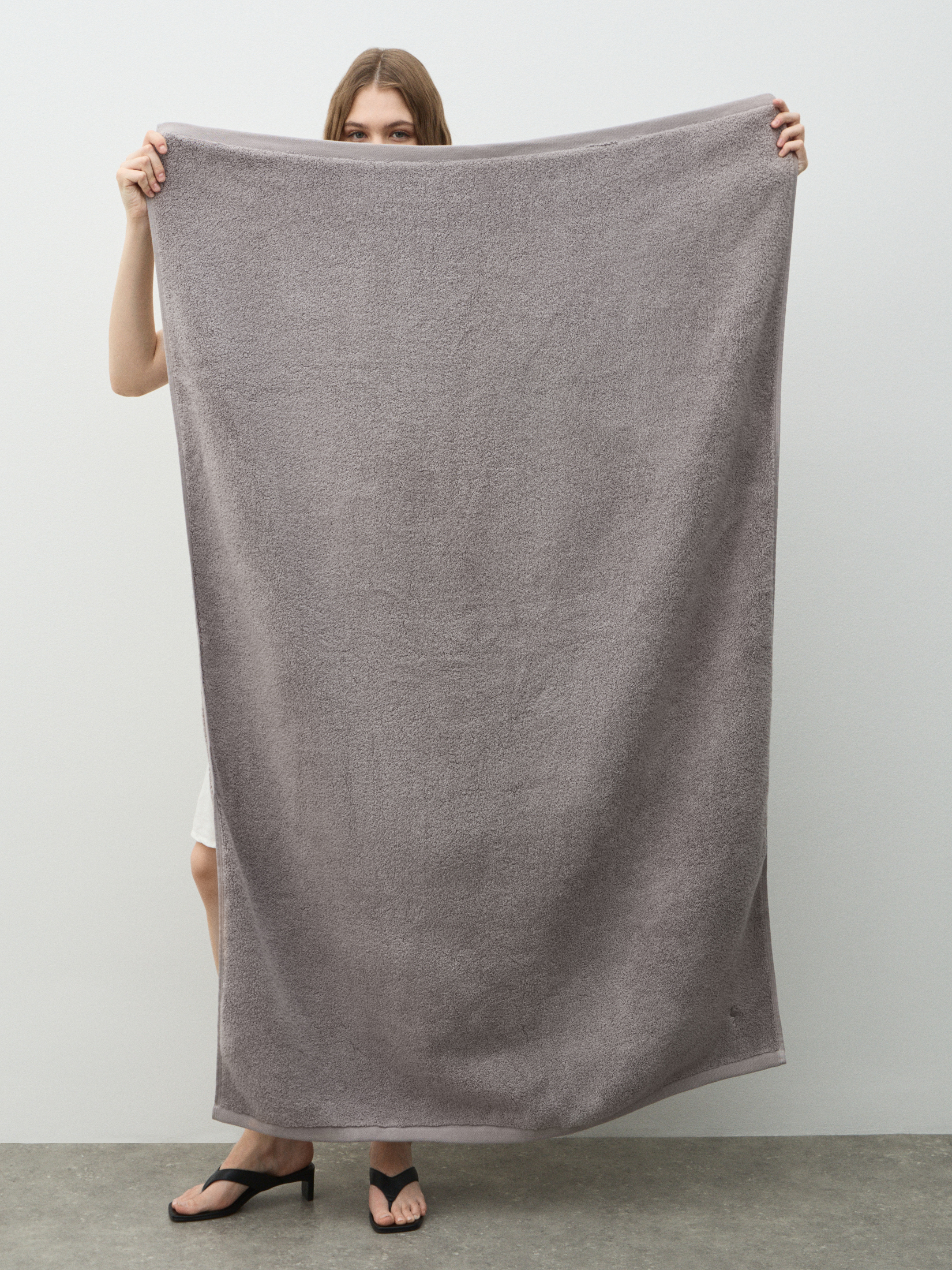 Махровое банное полотенце 100x150 MAISON DAVID 4720267, коричневато-серый