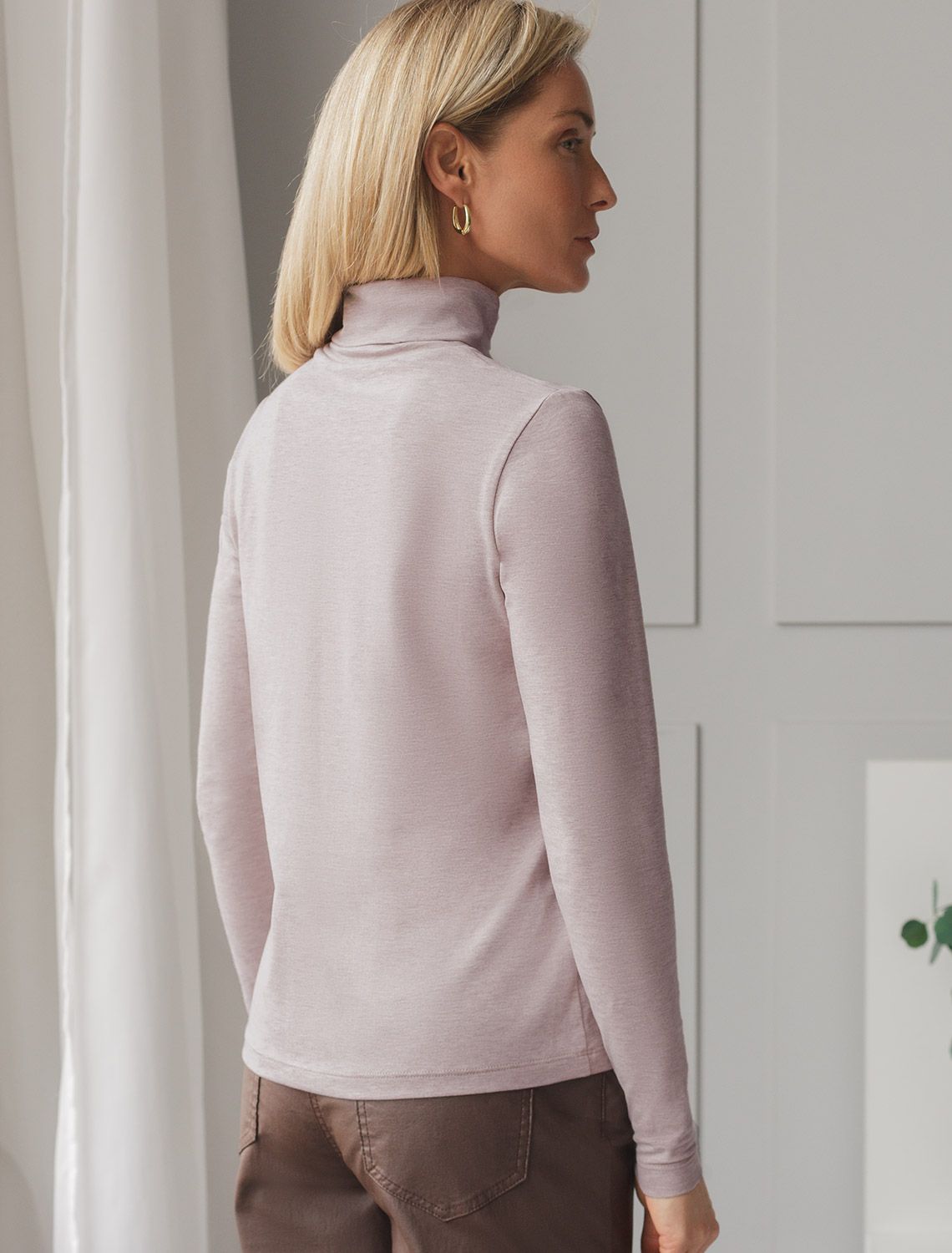 Ст.цена 1390р Водолазка из премиального хлопка с эластаном D49.115 кофейный меланж