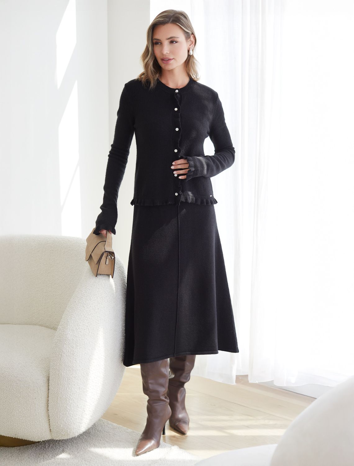 Ст.цена 1990р Юбка А-силуэта из пряжи с кашемиром D36.016 черный