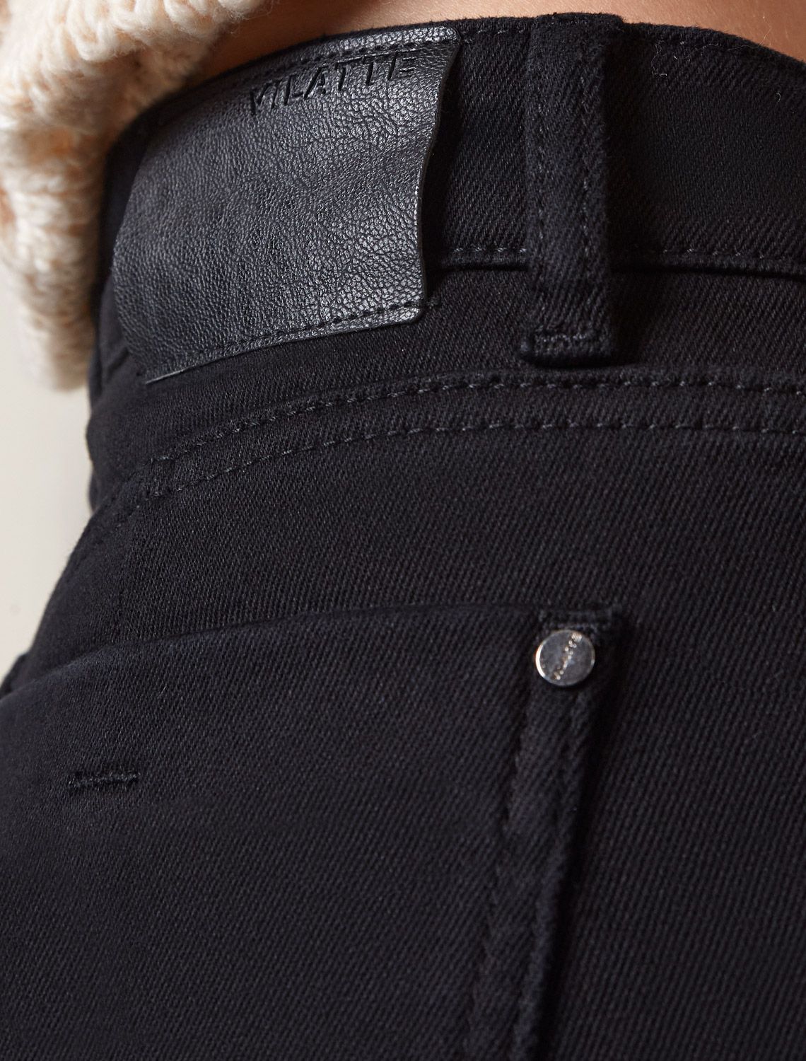 Ст.цена 2690р Прямые джинсы на флисе D54.083 черный