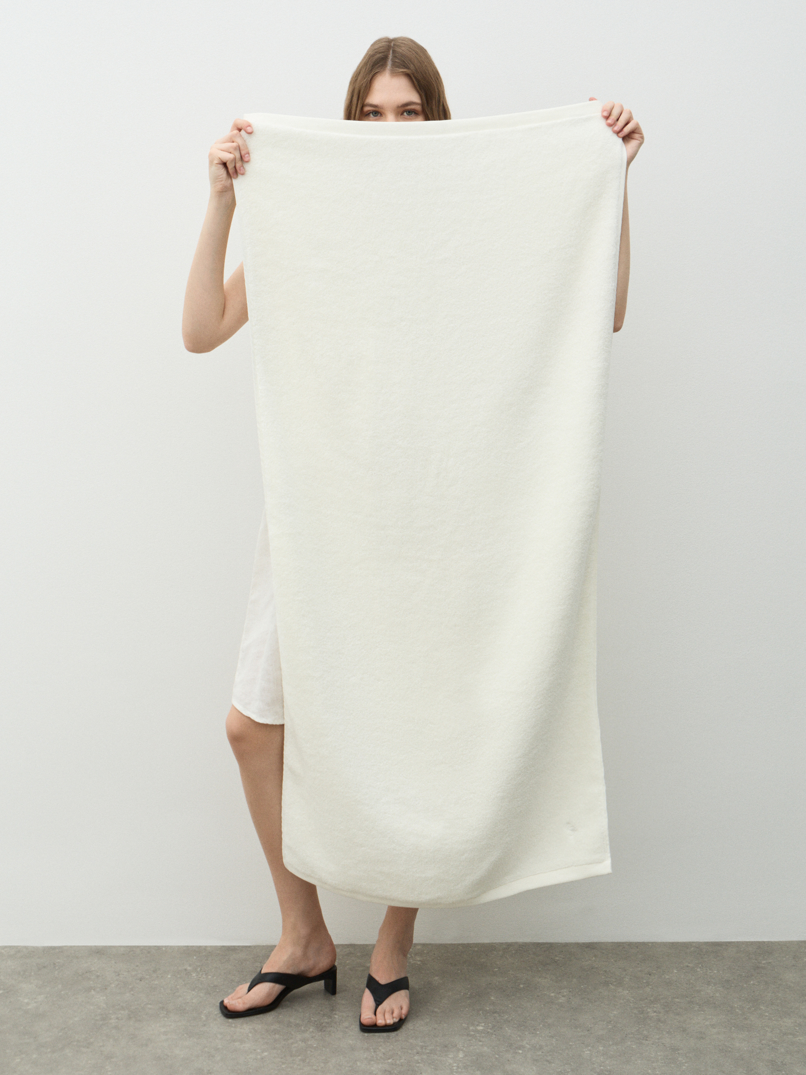 Махровое банное полотенце 70x140 MAISON DAVID 4720147, молочно-белый