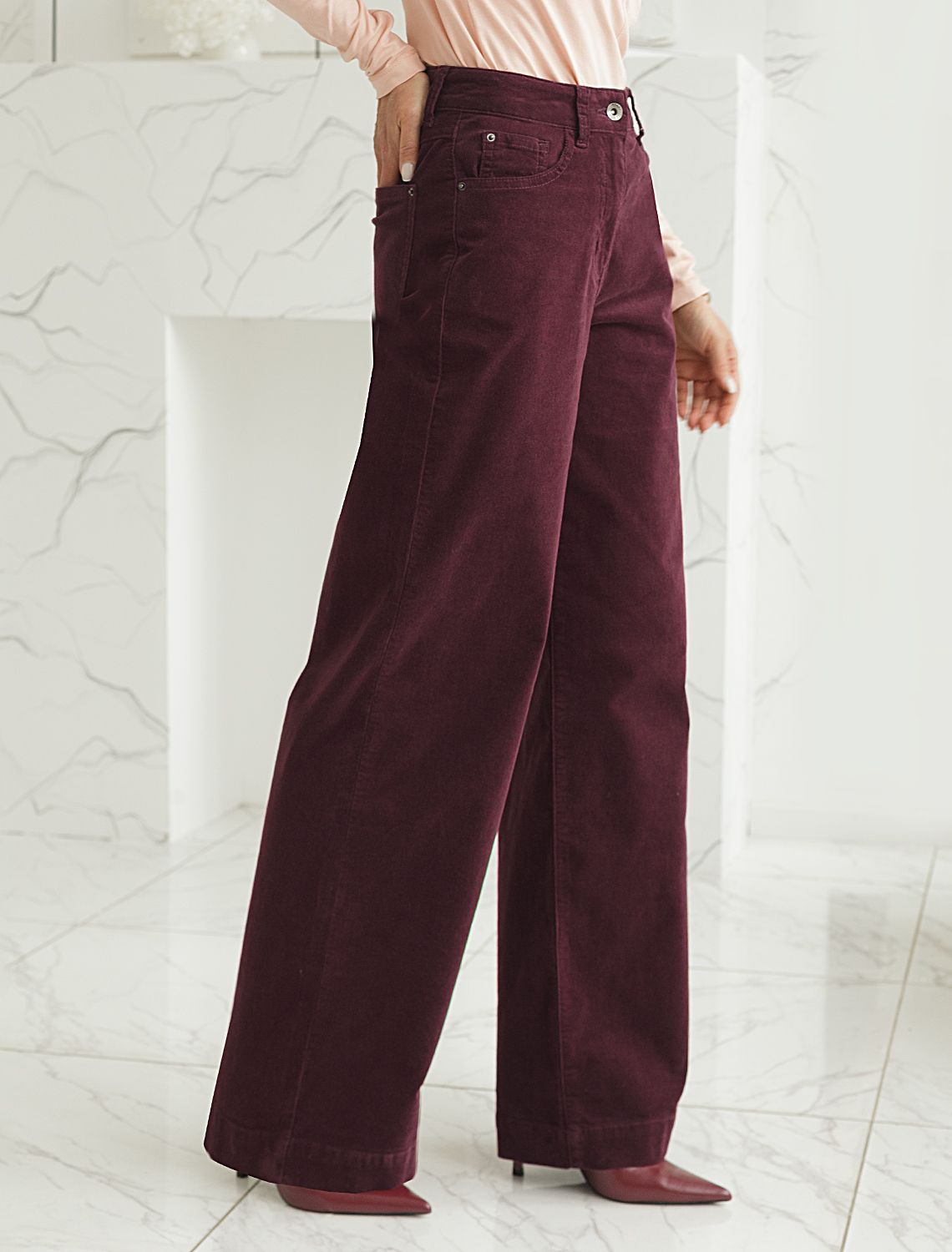 Ст.цена 2790р Брюки из эластичного микро-вельвета D24.278 бургунди