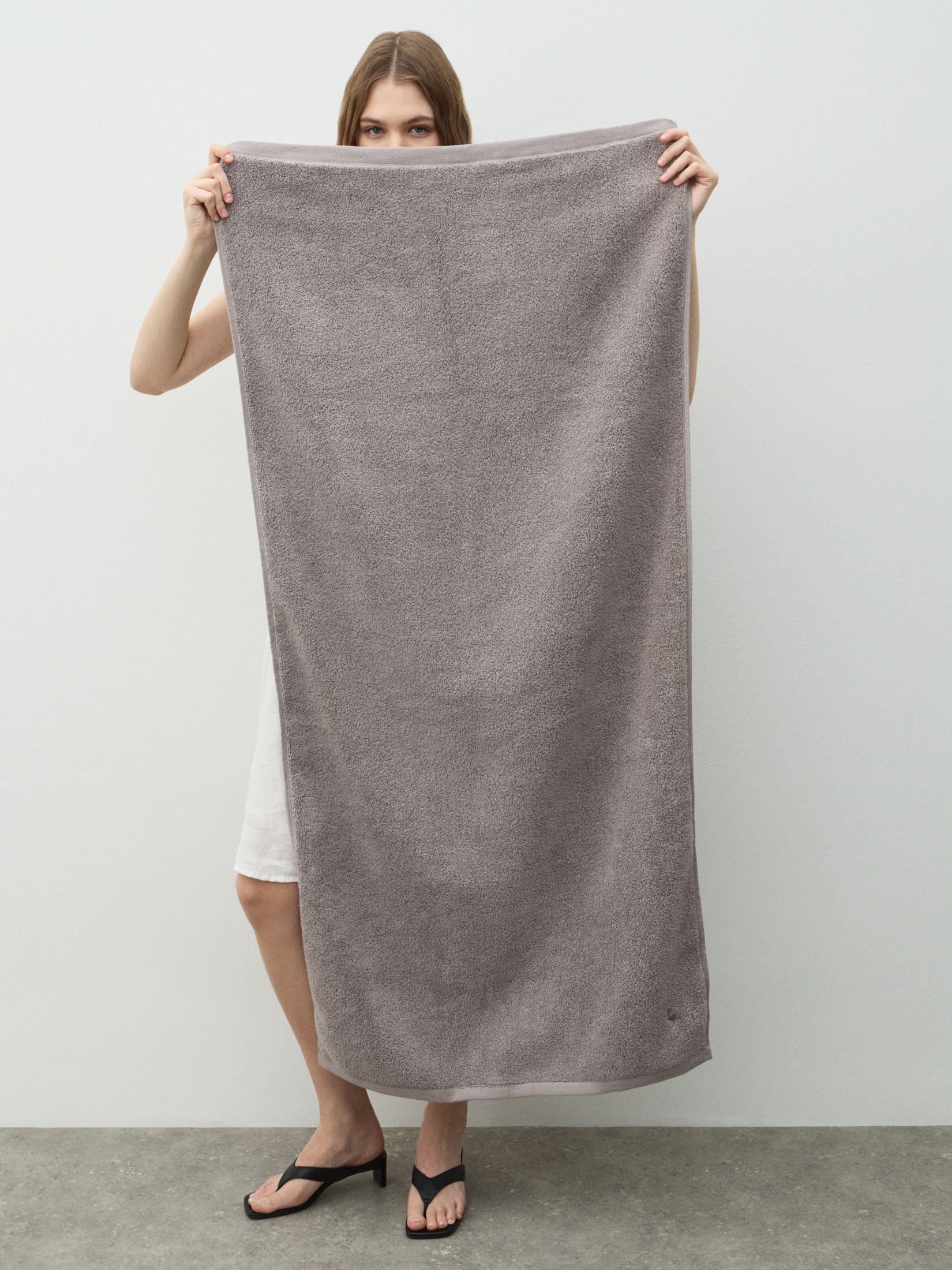 Махровое банное полотенце 70x140 MAISON DAVID 4720196, коричневато-серый