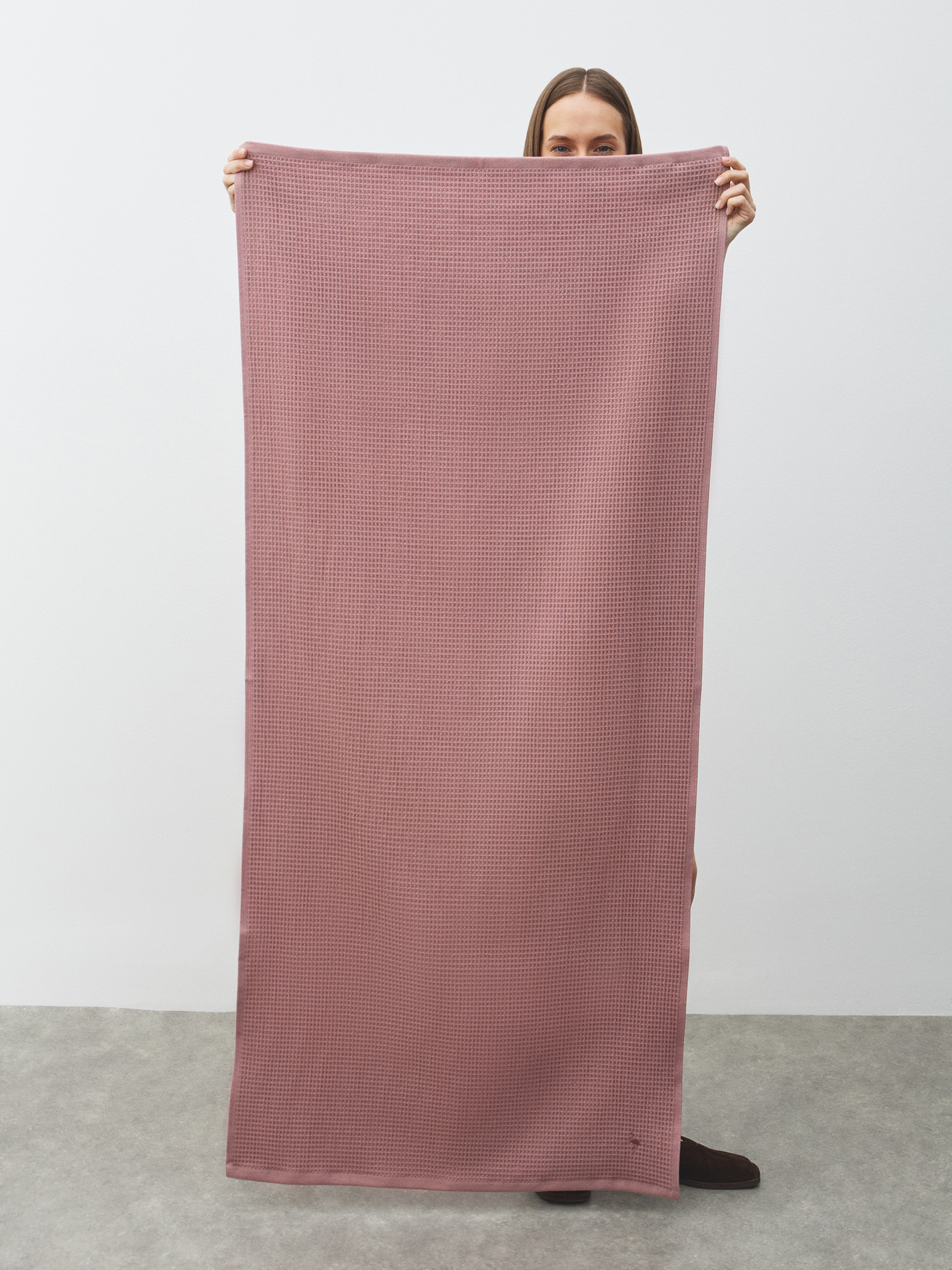 Вафельное банное полотенце 70x140 MAISON DAVID 4690287, серо-розовый