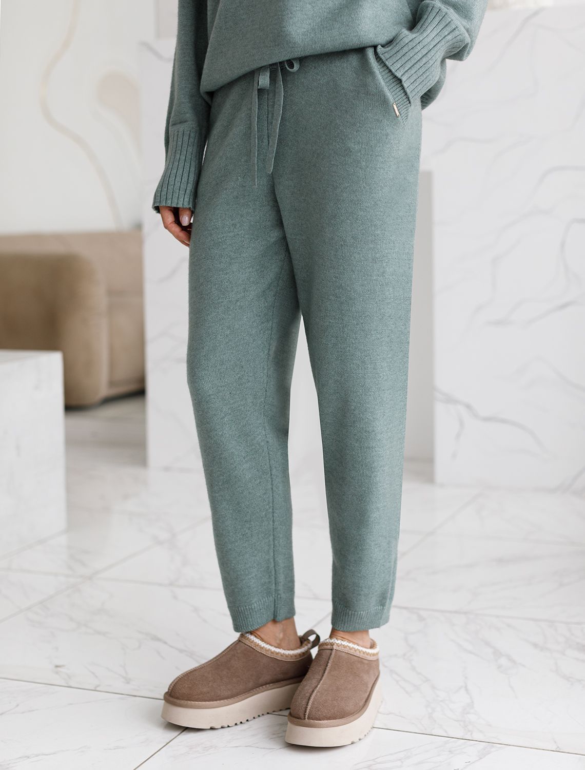 Ст.цена 2450р Брюки из пряжи с кашемиром D38.013 светло-оливковый меланж