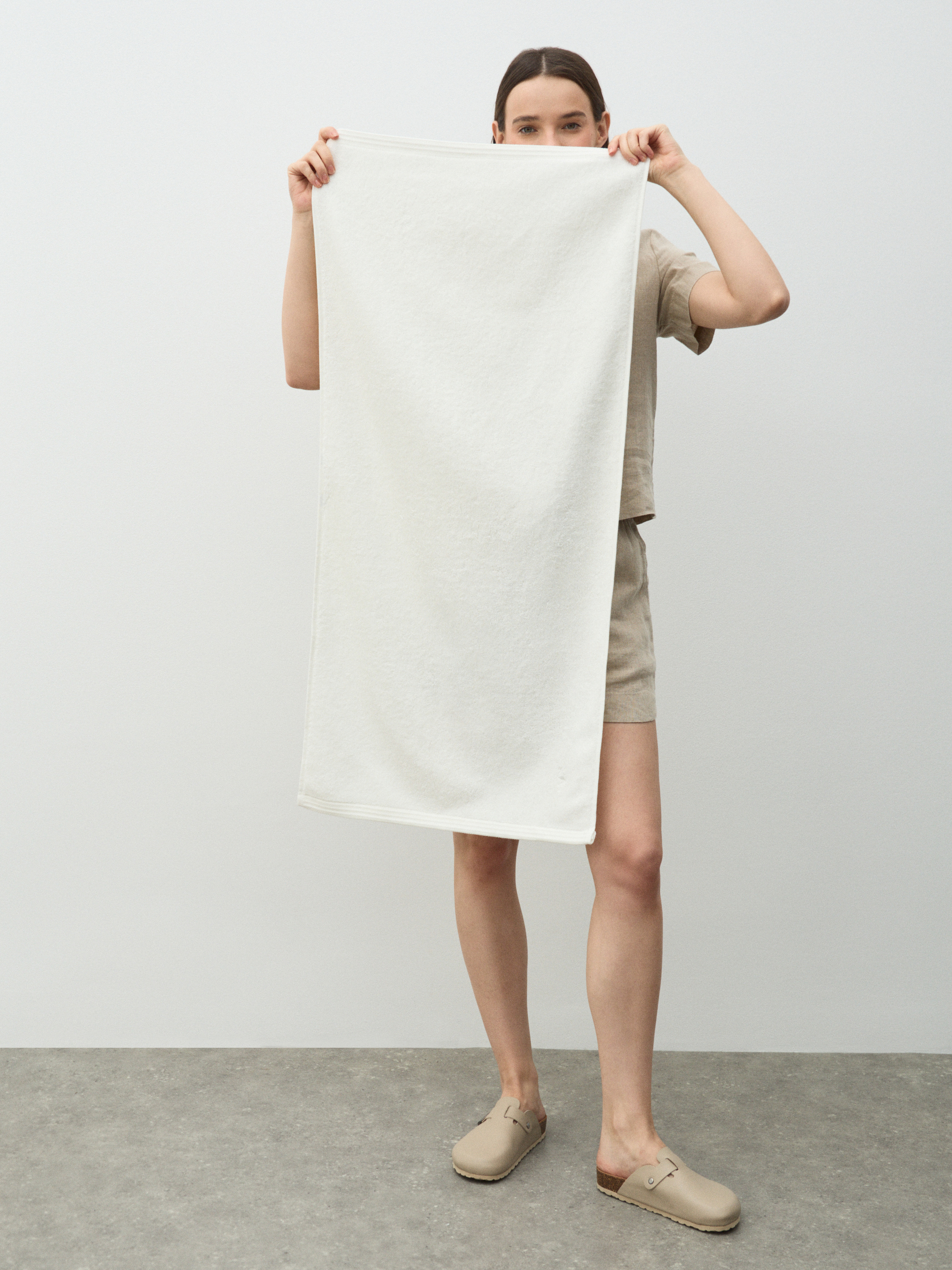 Махровое банное полотенце 50x100 MAISON DAVID 4690666, молочно-белый