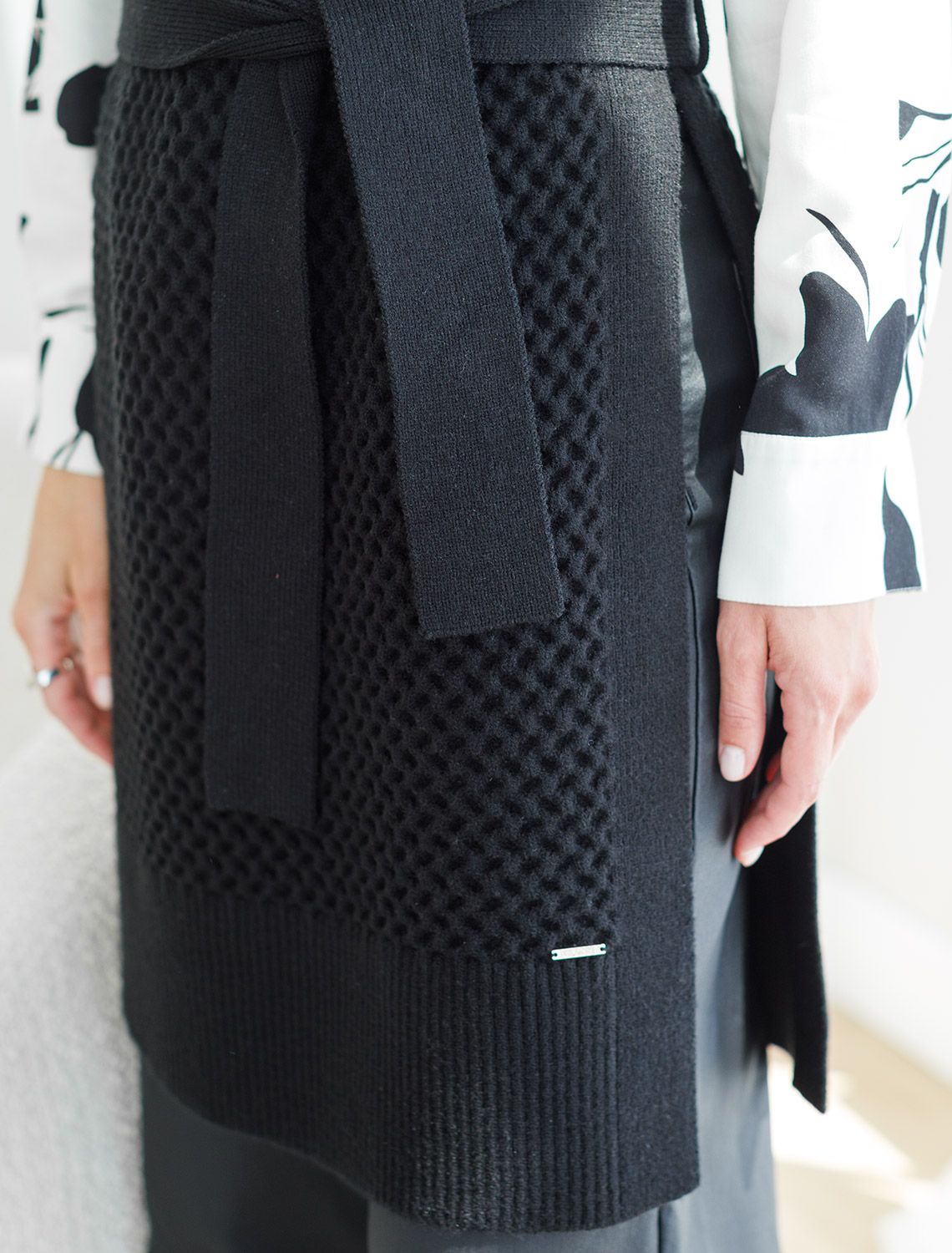 Ст.цена 2590р Удлиненный жилет из пряжи с кашемиром D37.018 черный