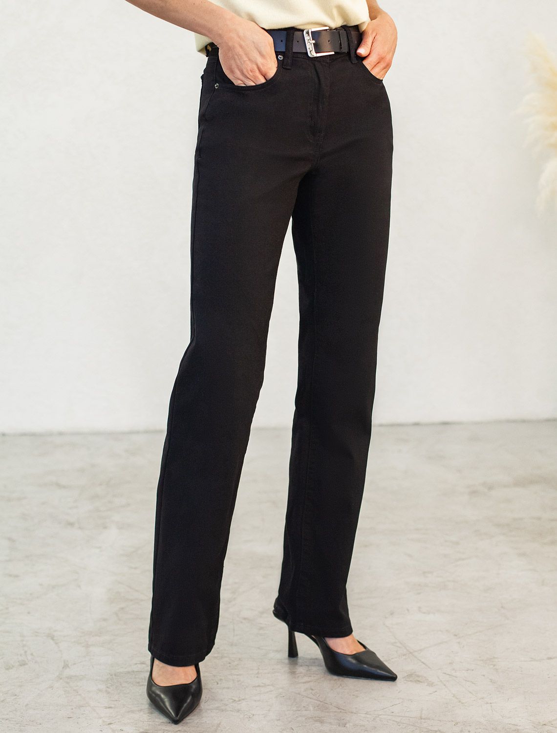 Ст.цена 2590р Прямые джинсы из эластичного денима D54.066 черный