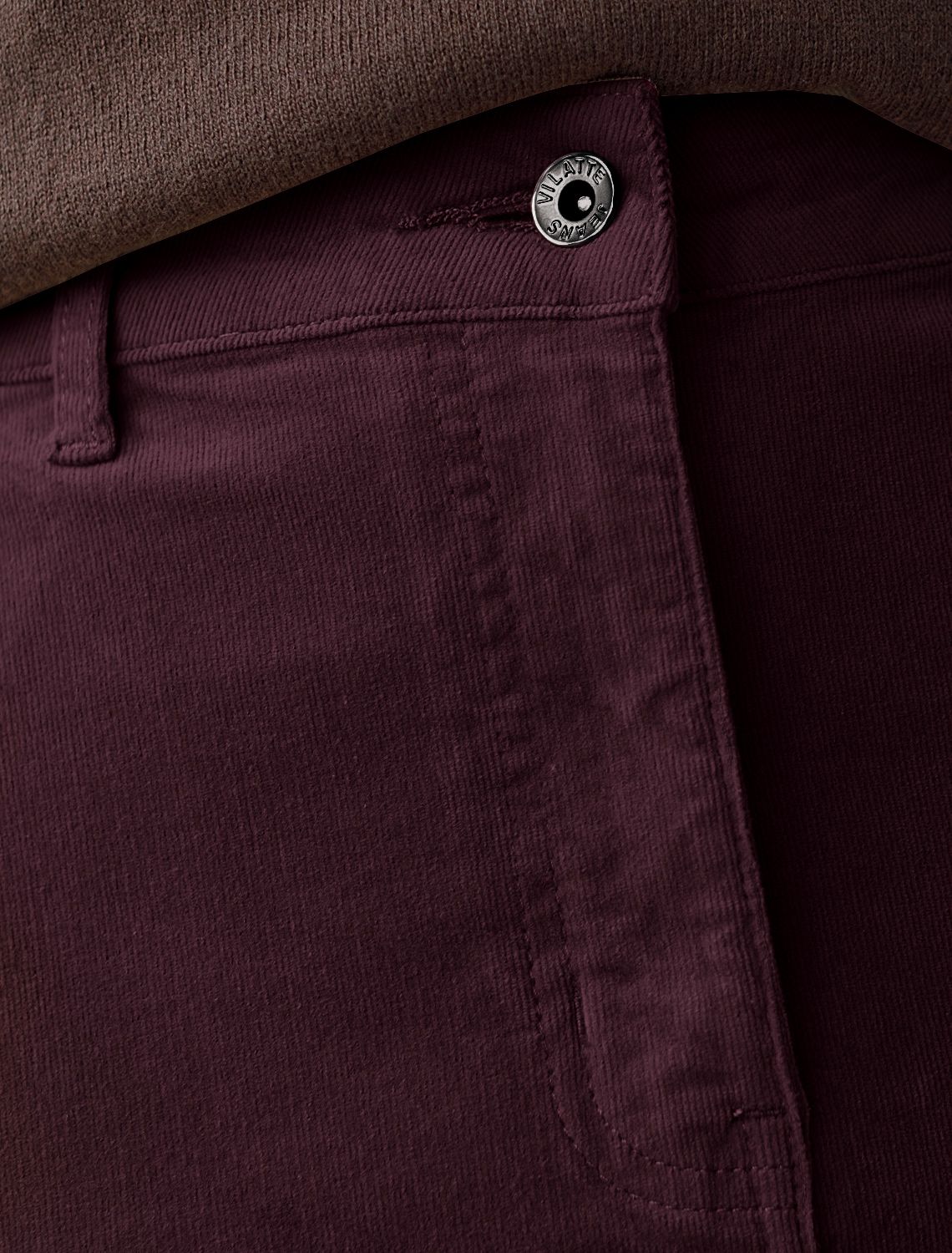 Ст.цена 2390р Юбка из эластичного микро-вельвета D26.189 бургунди