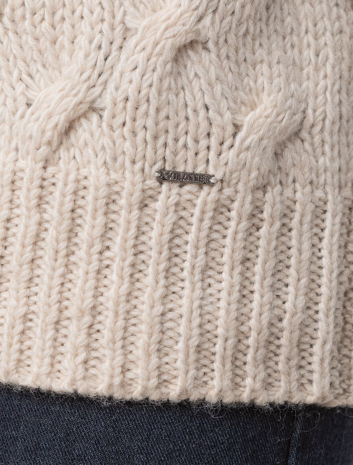 Ст.цена 2590р Джемпер крупной вязки из уютной пряжи с ангорой и мохером D39.333 овсяный меланж