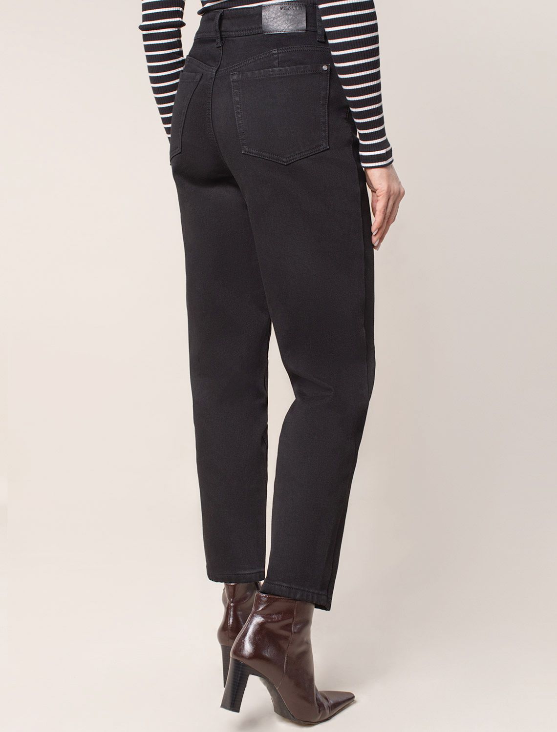 Ст.цена 2790р Джинсы mom-fit на флисе D54.076 черный