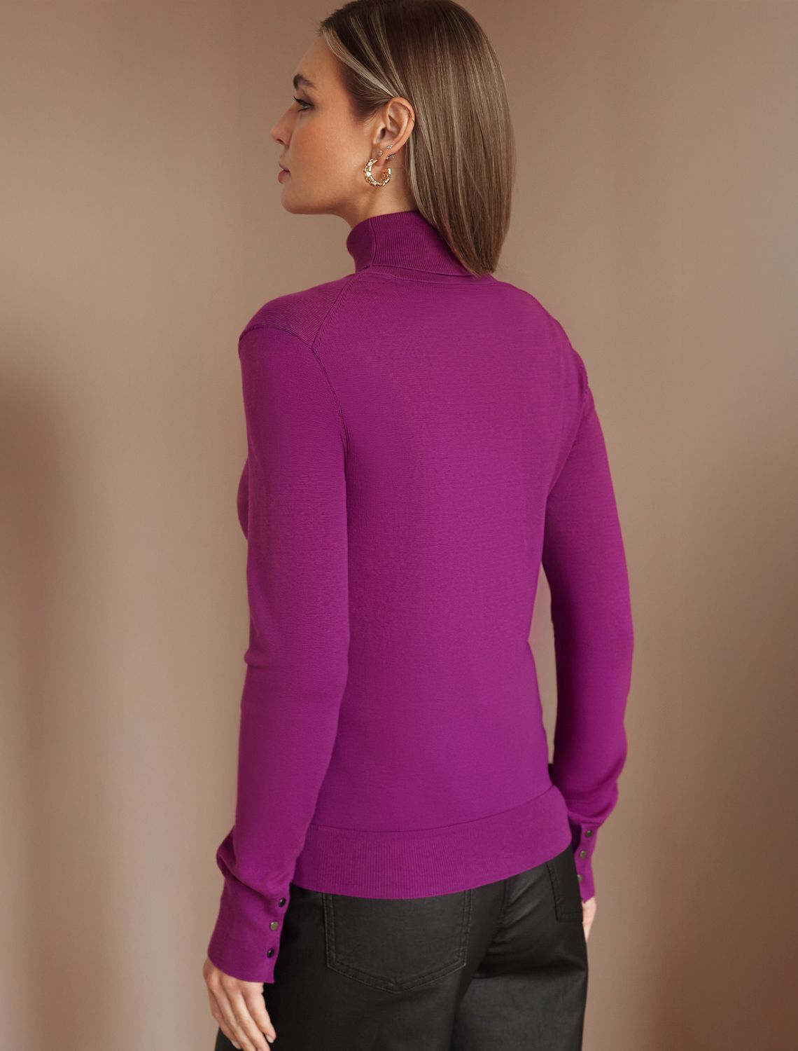 Ст.цена 1890р Водолазка тонкой вязки из хлопка с нейлоном D34.197 пурпурный