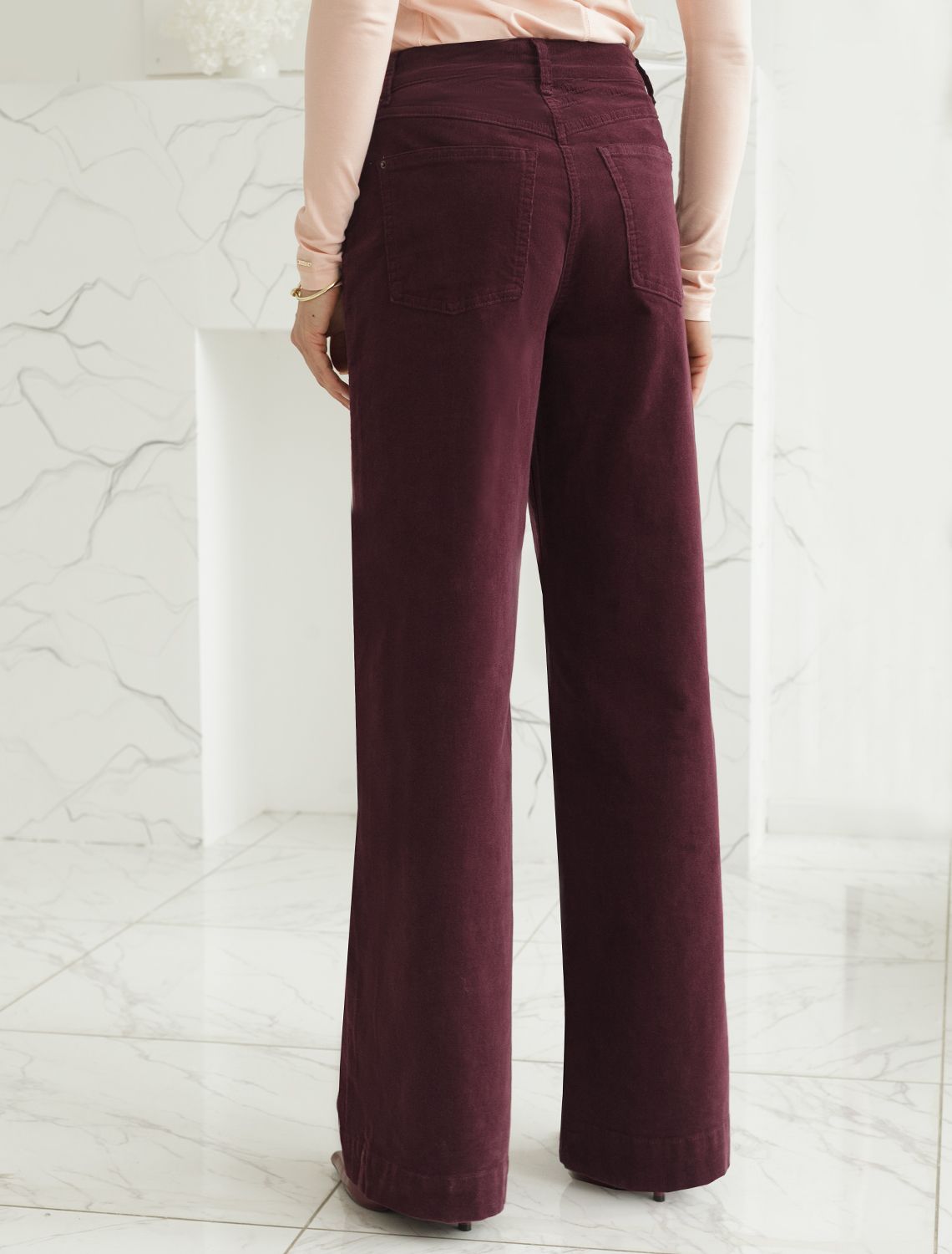 Ст.цена 2790р Брюки из эластичного микро-вельвета D24.278 бургунди