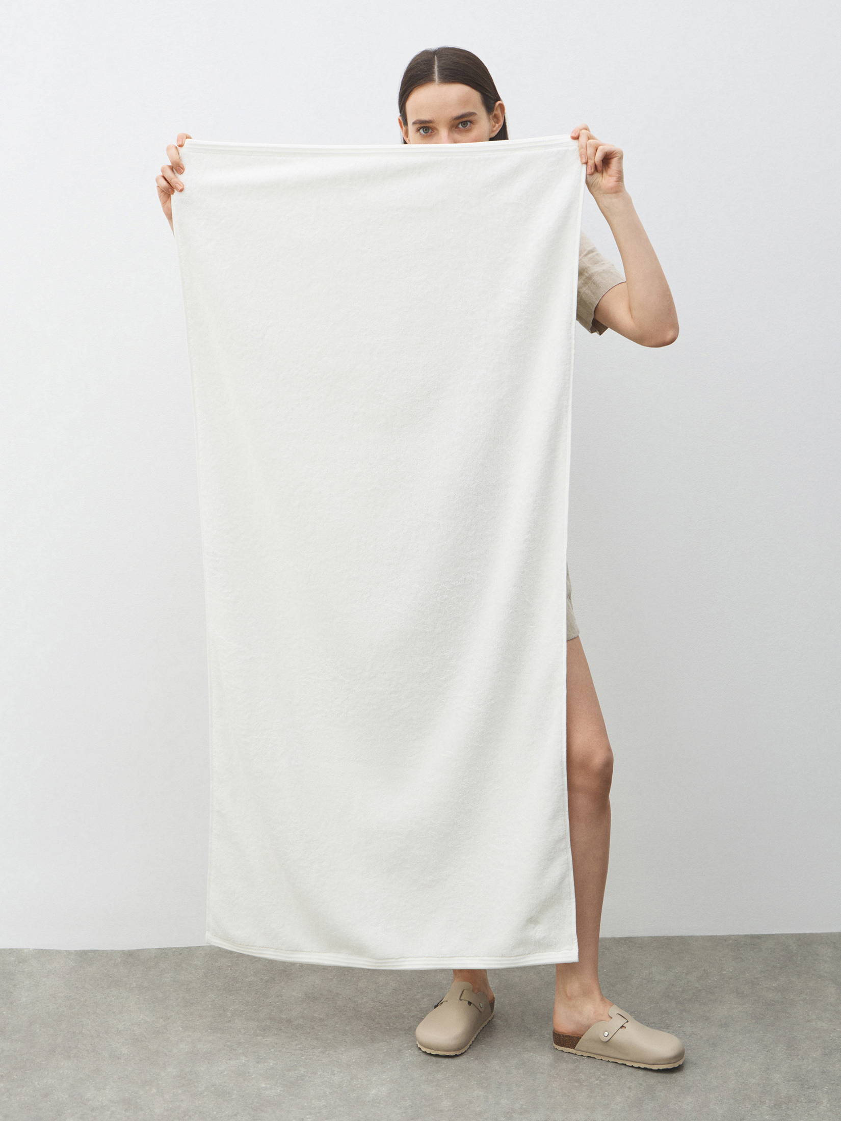 Махровое банное полотенце 70x140 MAISON DAVID 4691057, молочно-белый