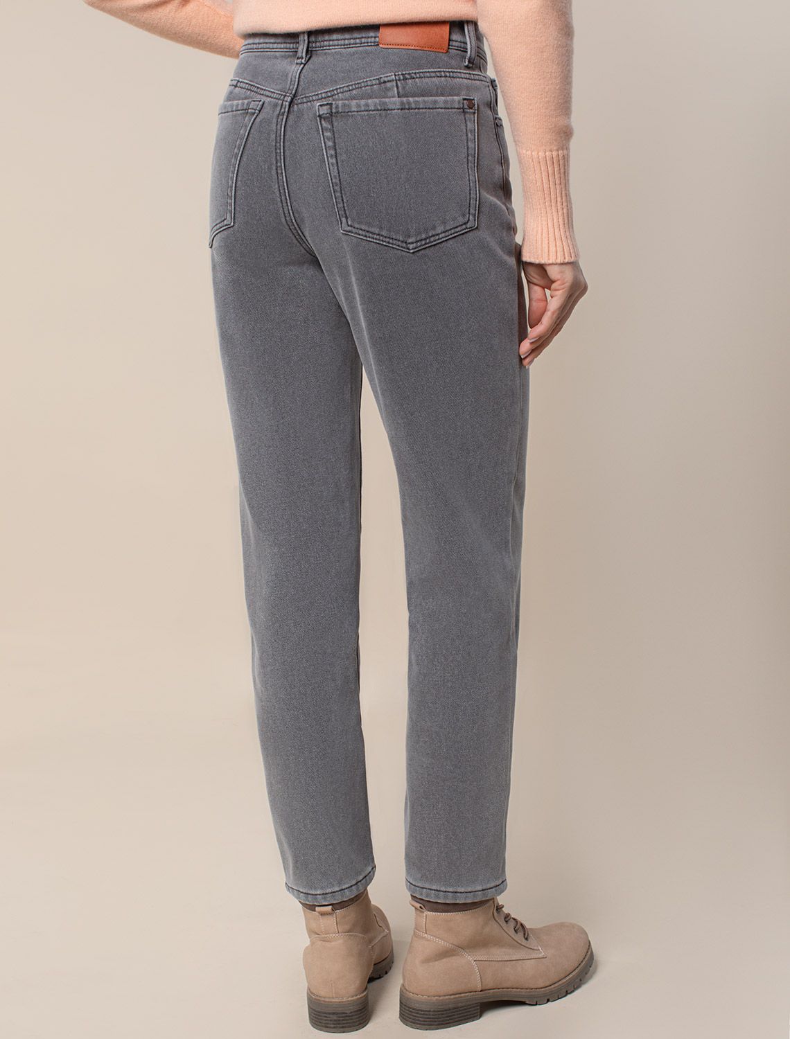 Ст.цена 2790р Джинсы mom-fit на флисе D54.076 серый