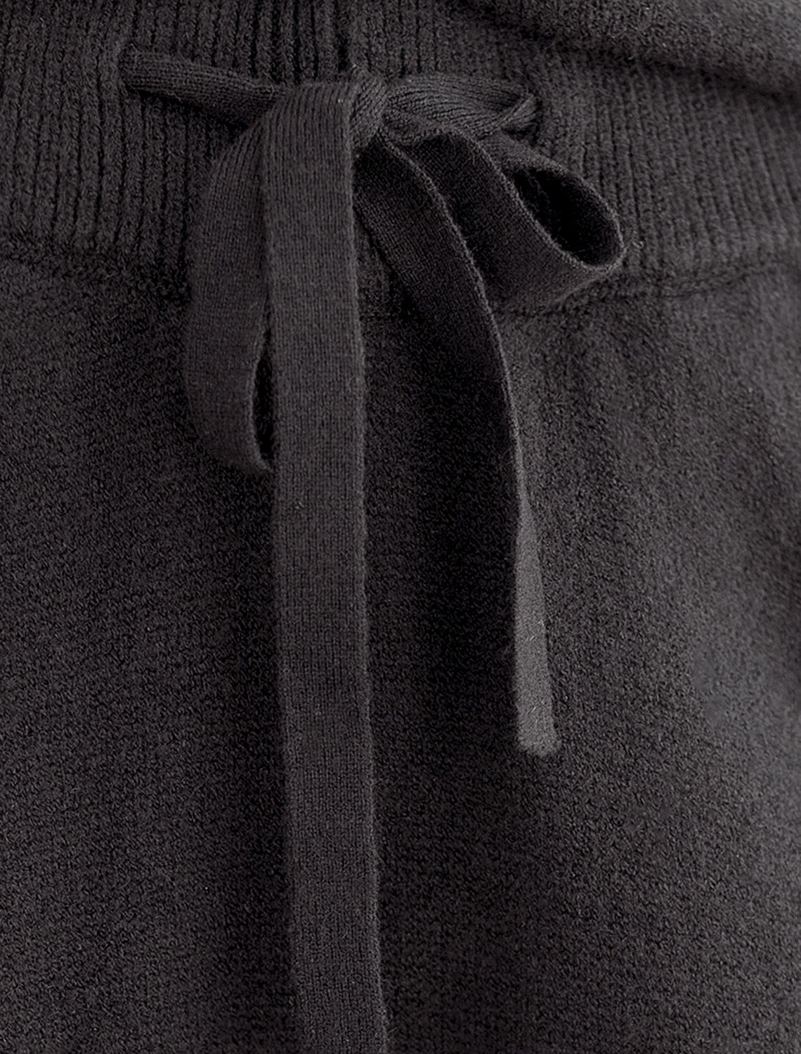 Ст.цена 2450р Брюки из пряжи с кашемиром D38.013 черный