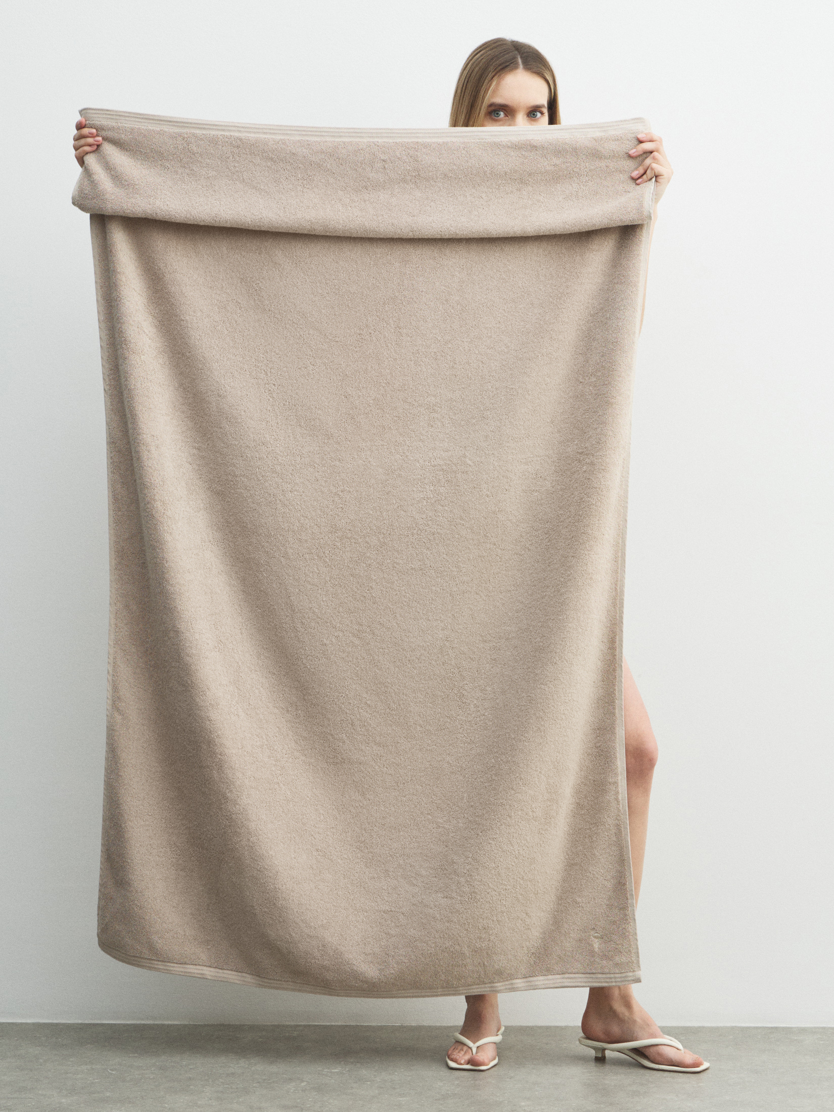 Махровое полотенце-покрывало 100x180 MAISON DAVID 4691294, пыльно-бежевый