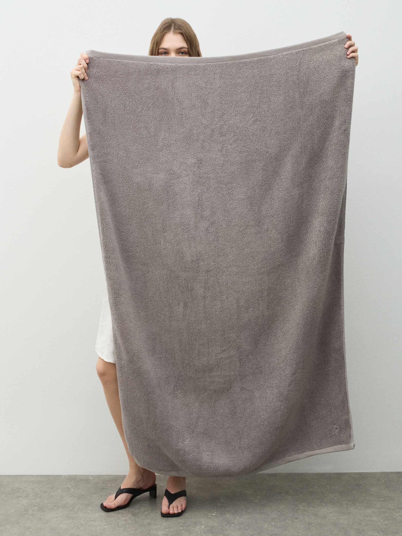 Махровое банное полотенце 100x150 MAISON DAVID 4720281, коричнево-серый