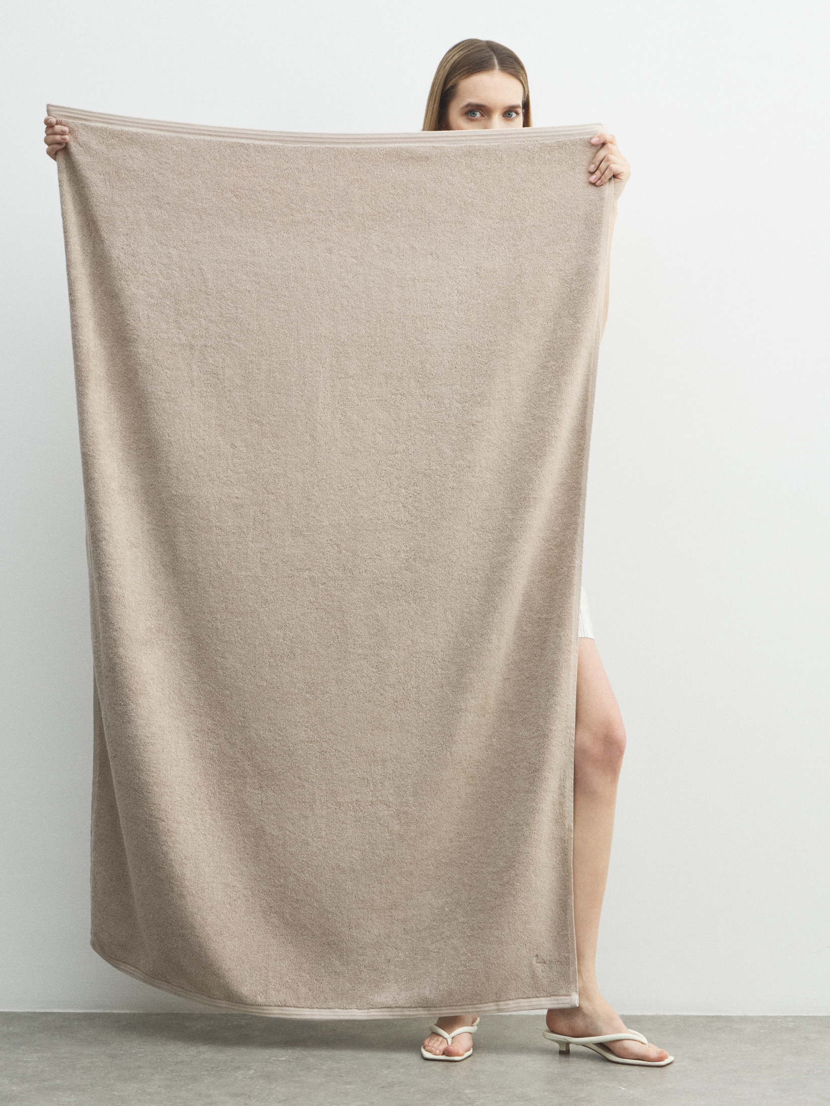 Махровое банное полотенце 100x150 MAISON DAVID 4691184, пыльно-бежевый