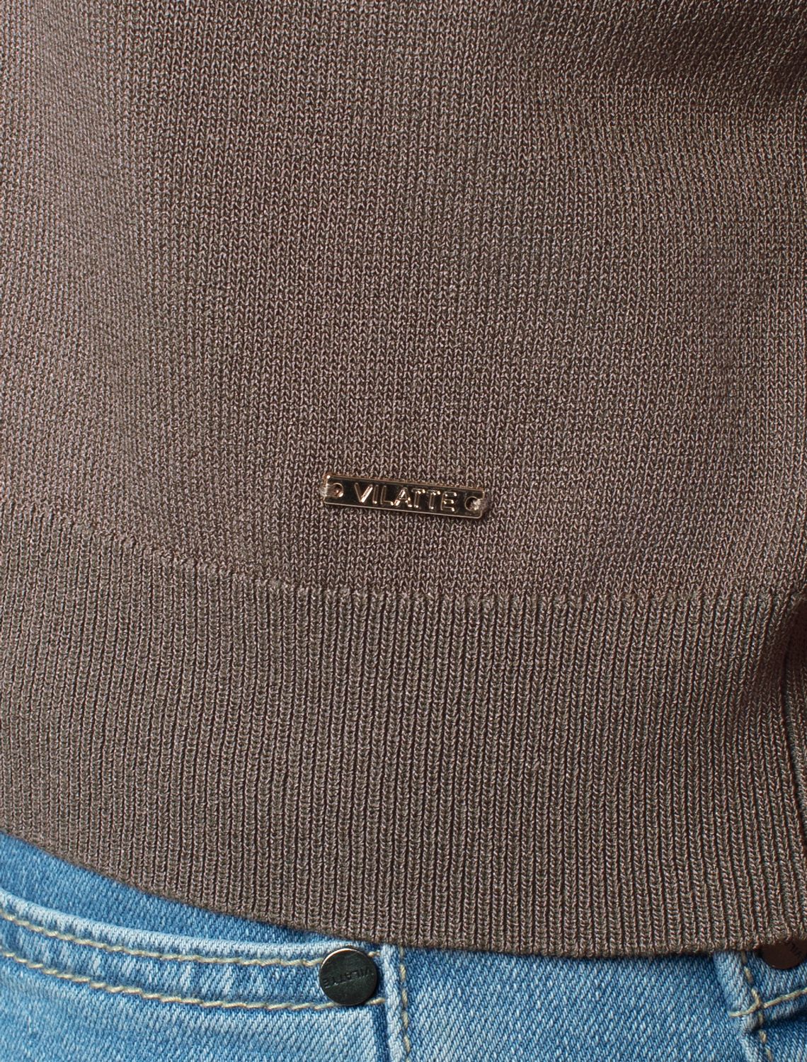 Ст.цена 1690р Джемпер тонкой вязки из вискозы с нейлоном D39.355 кофейный