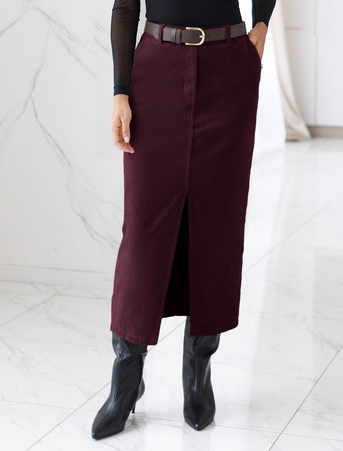 Ст.цена 2390р Юбка из эластичного микро-вельвета D26.189 бургунди