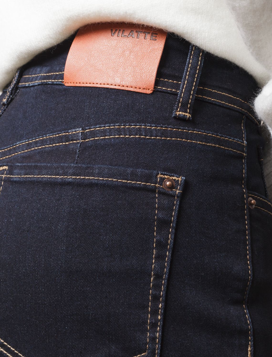 Ст.цена 2450р Прямые джинсы из эластичного денима D54.066 темно-синий