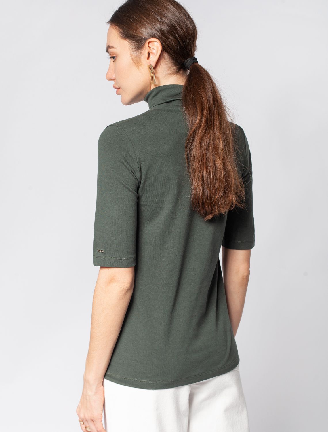 Ст.цена 1190р Водолазка из премиального хлопка с эластаном D49.955 темно-оливковый