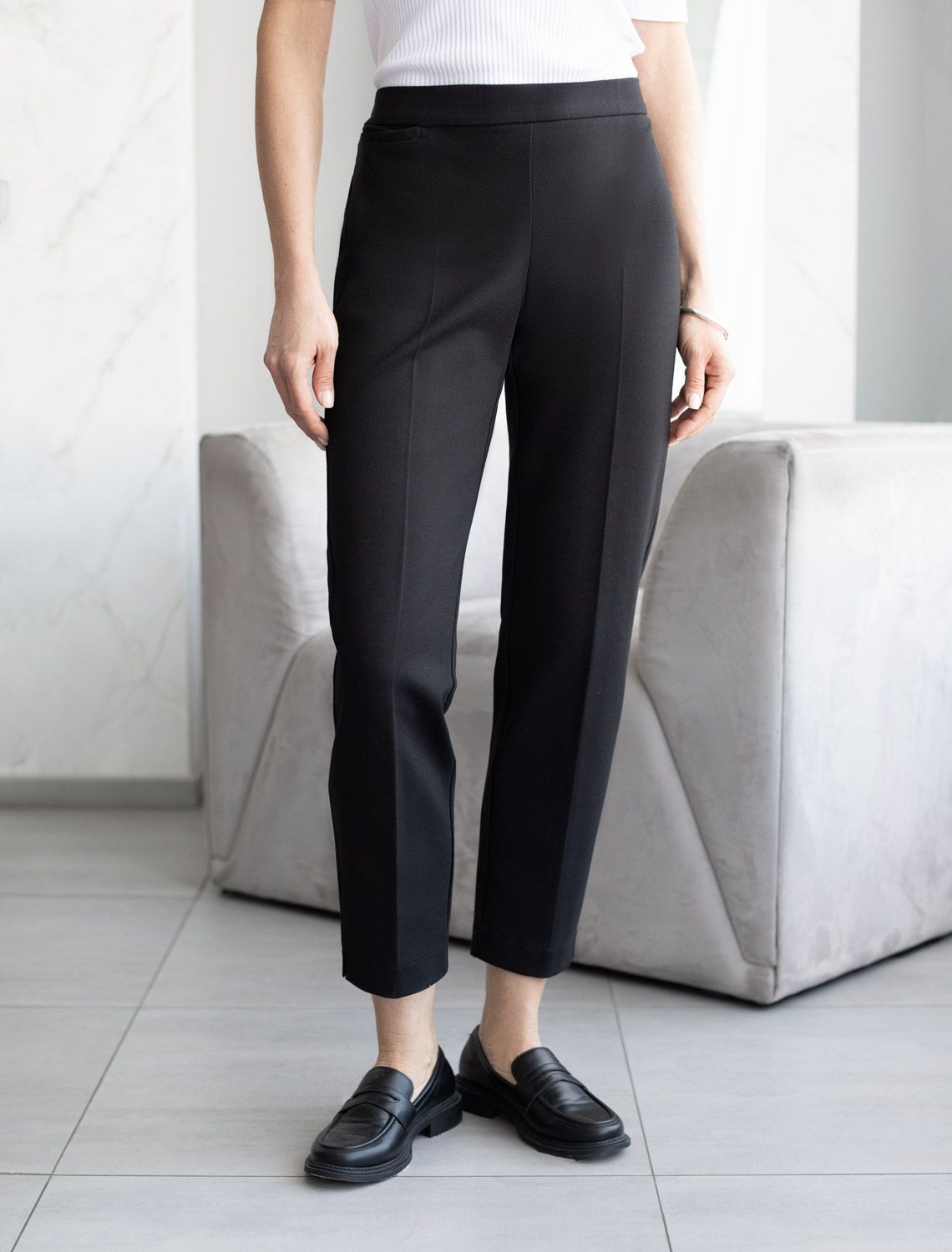 Ст.цена 2290р Брюки-дудочки из джерси D44.156 черный