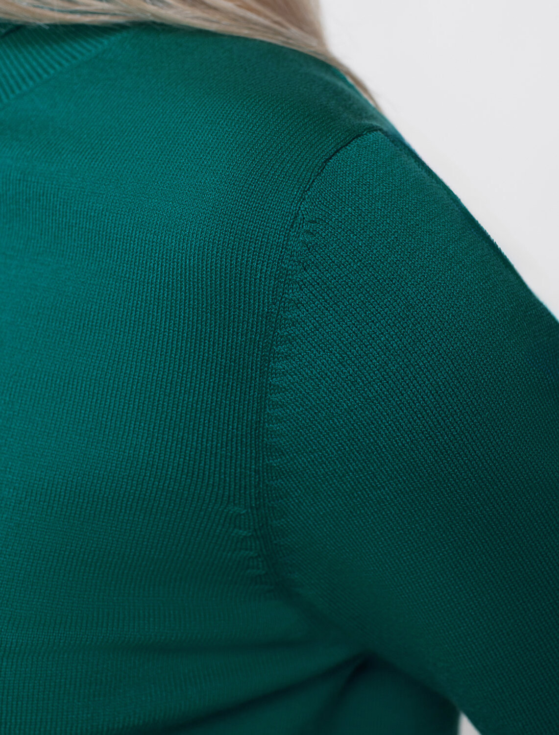 ст. цена1890руб.! VILATTE Свитер D34.197зеленый