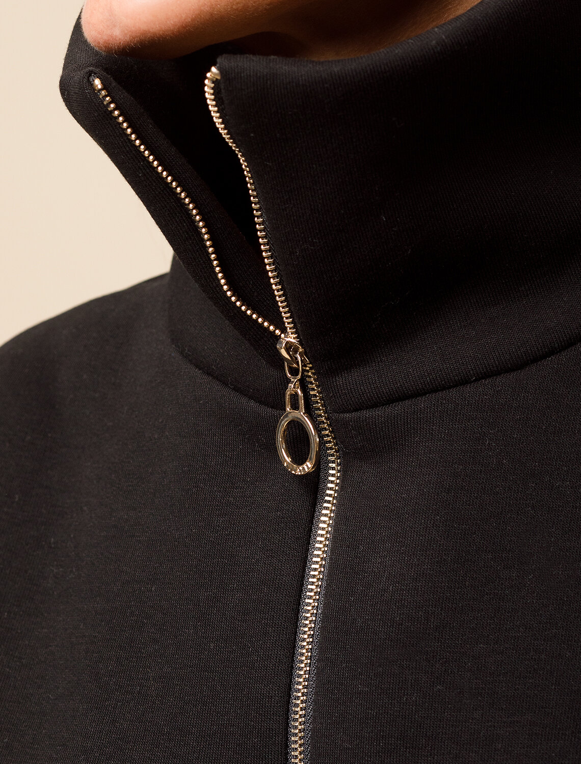 ст. цена2390руб.! VILATTE Джемпер D49.060черный