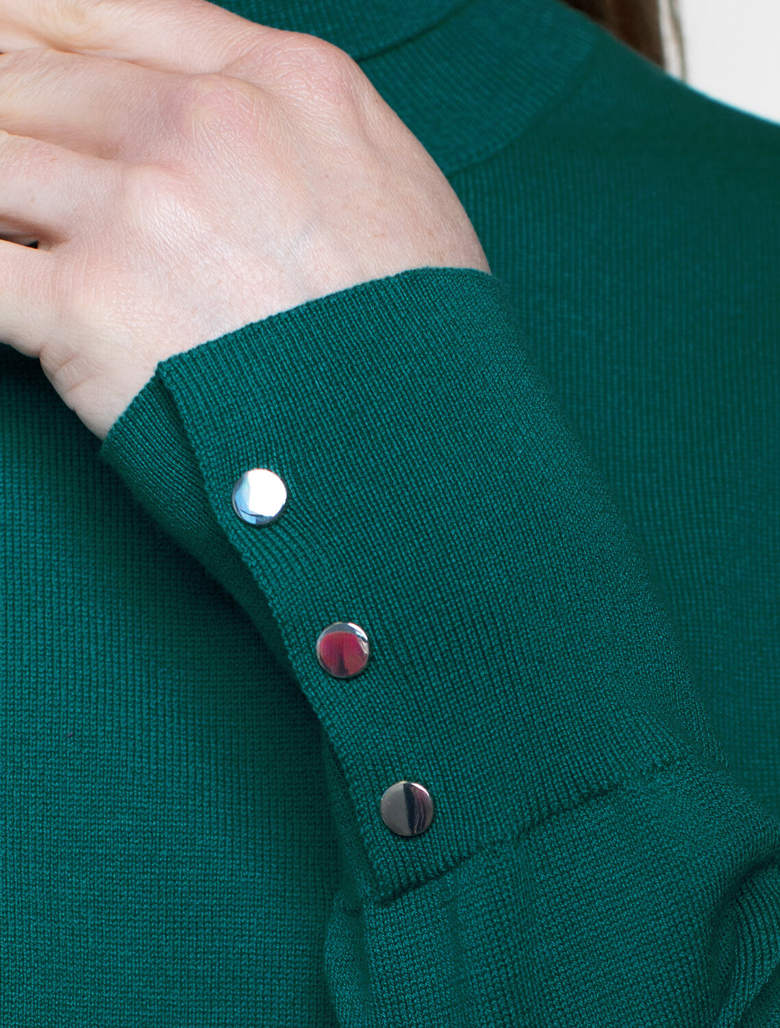 ст. цена1890руб.! VILATTE Свитер D34.197зеленый