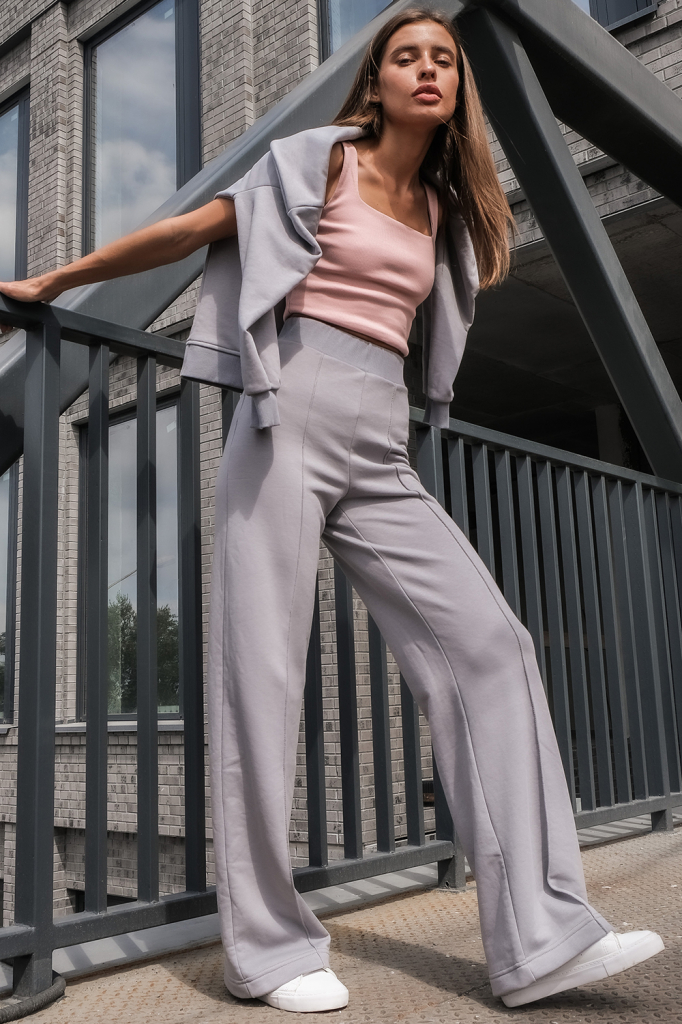 ст. цена4015руб.! Костюм спортивный трикотажный с широкими брюками из футера серый