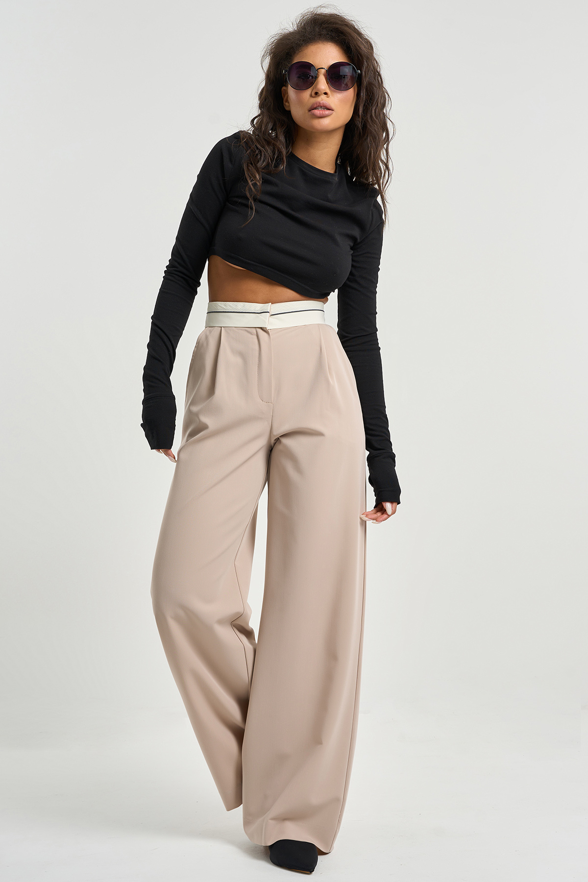 ст. цена2490руб.! Брюки с корсажным поясом из костюмной ткани бежевые