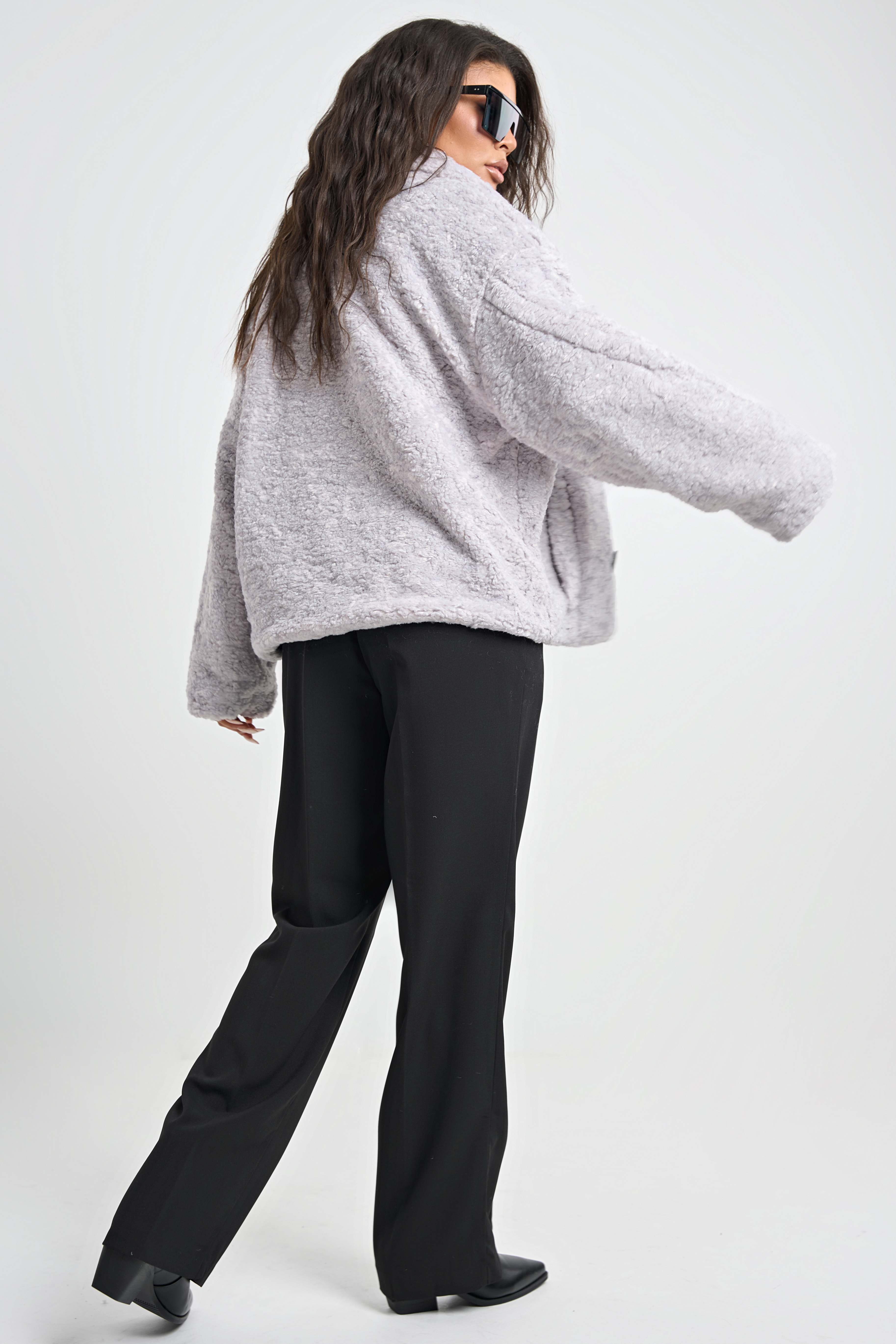 ст. цена4698руб.! Шуба укороченная плюшевая из эко меха лиловый пепел