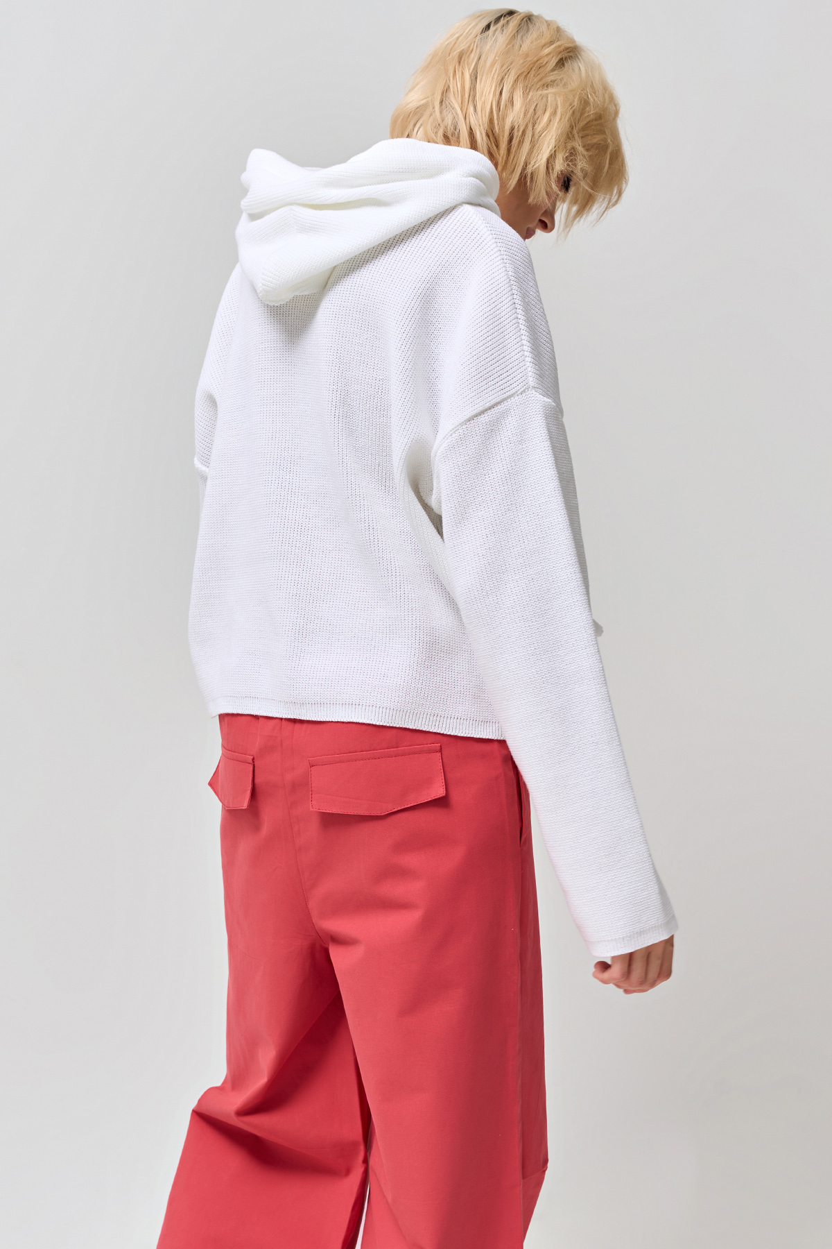 ст. цена1957руб.! Джемпер укороченный из хлопка белый