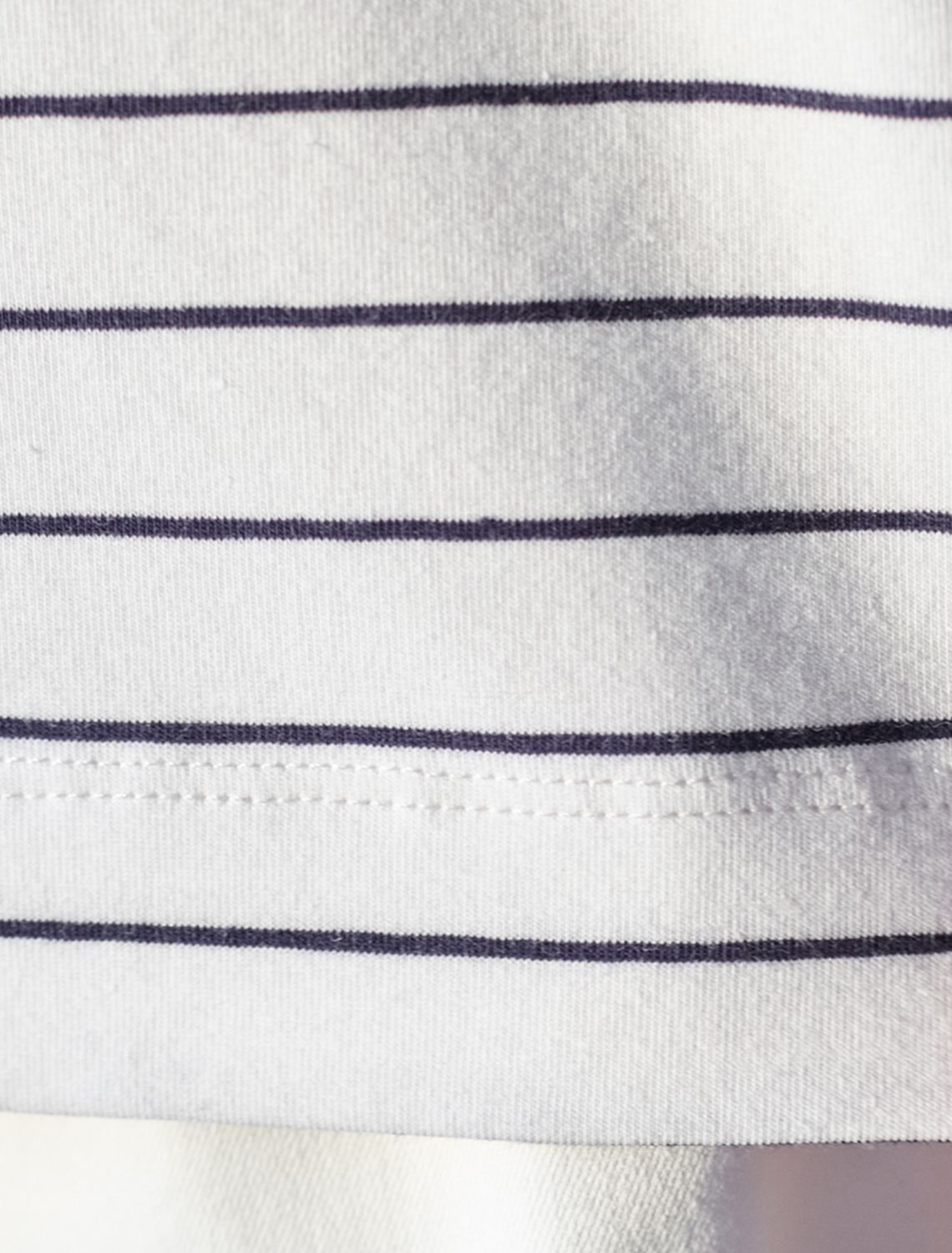 Футболка в полоску с V-вырезом и цельнокроеным рукавом из премиального хлопка D49.100 белый-синий