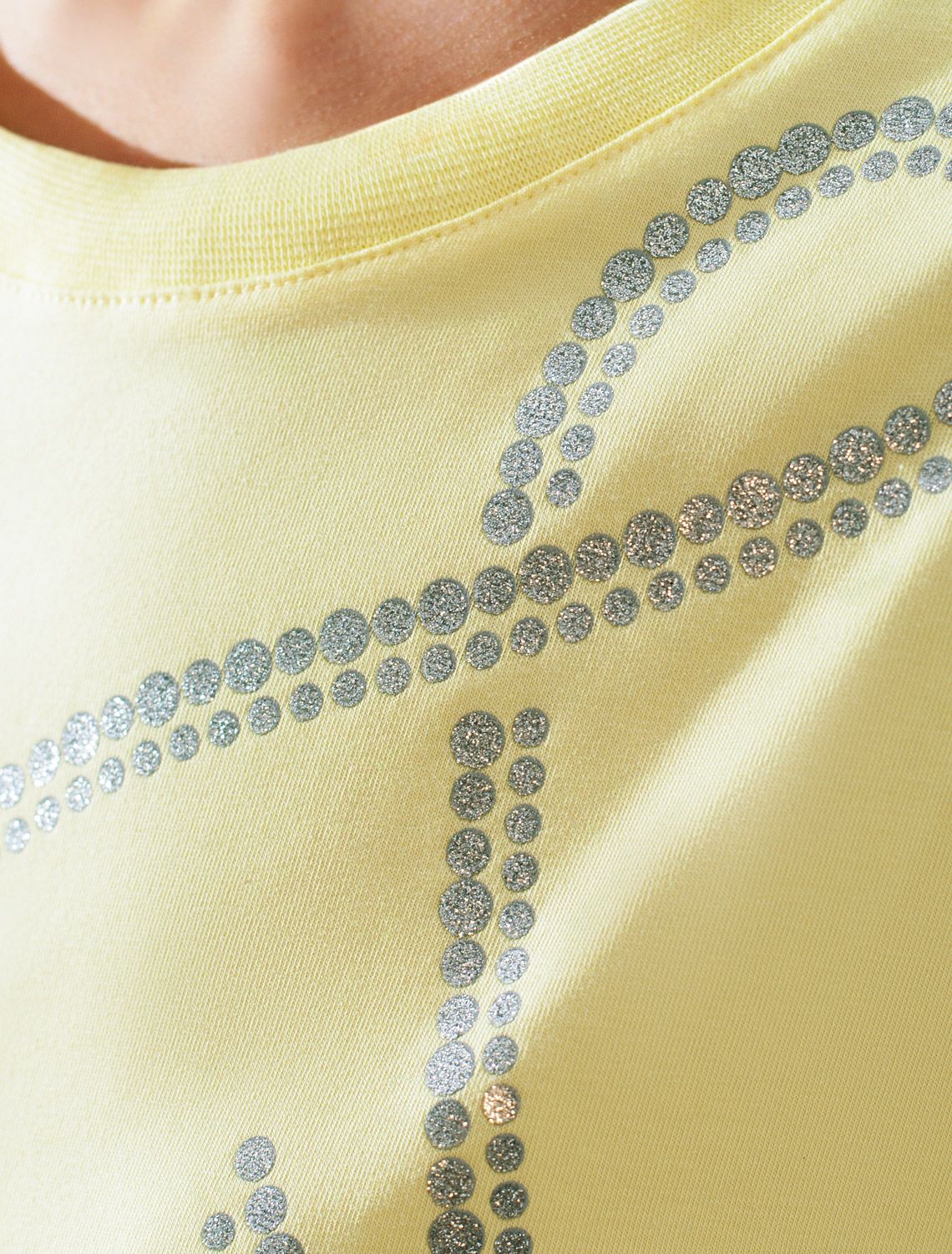 Свободная футболка с принтом из премиального хлопка с эластаном D49.145 лимонный_vilatte