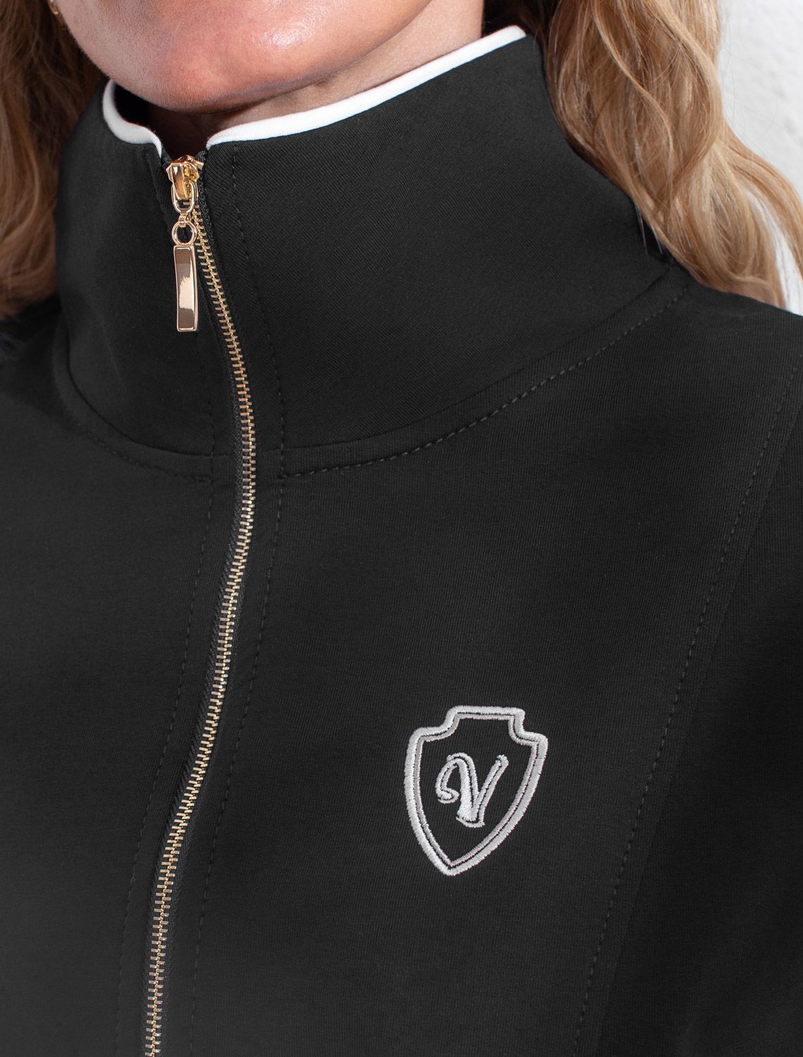 Джемпер D49.086 черный_vilatte