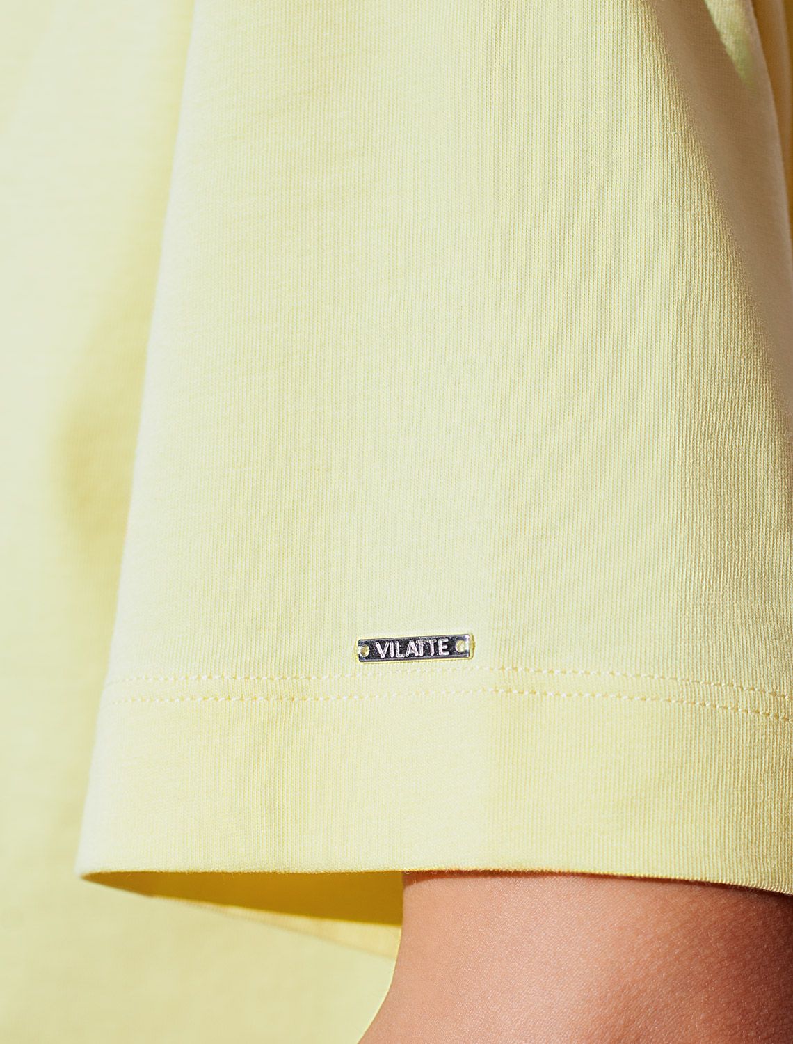 Свободная футболка с принтом из премиального хлопка с эластаном D49.145 лимонный_vilatte