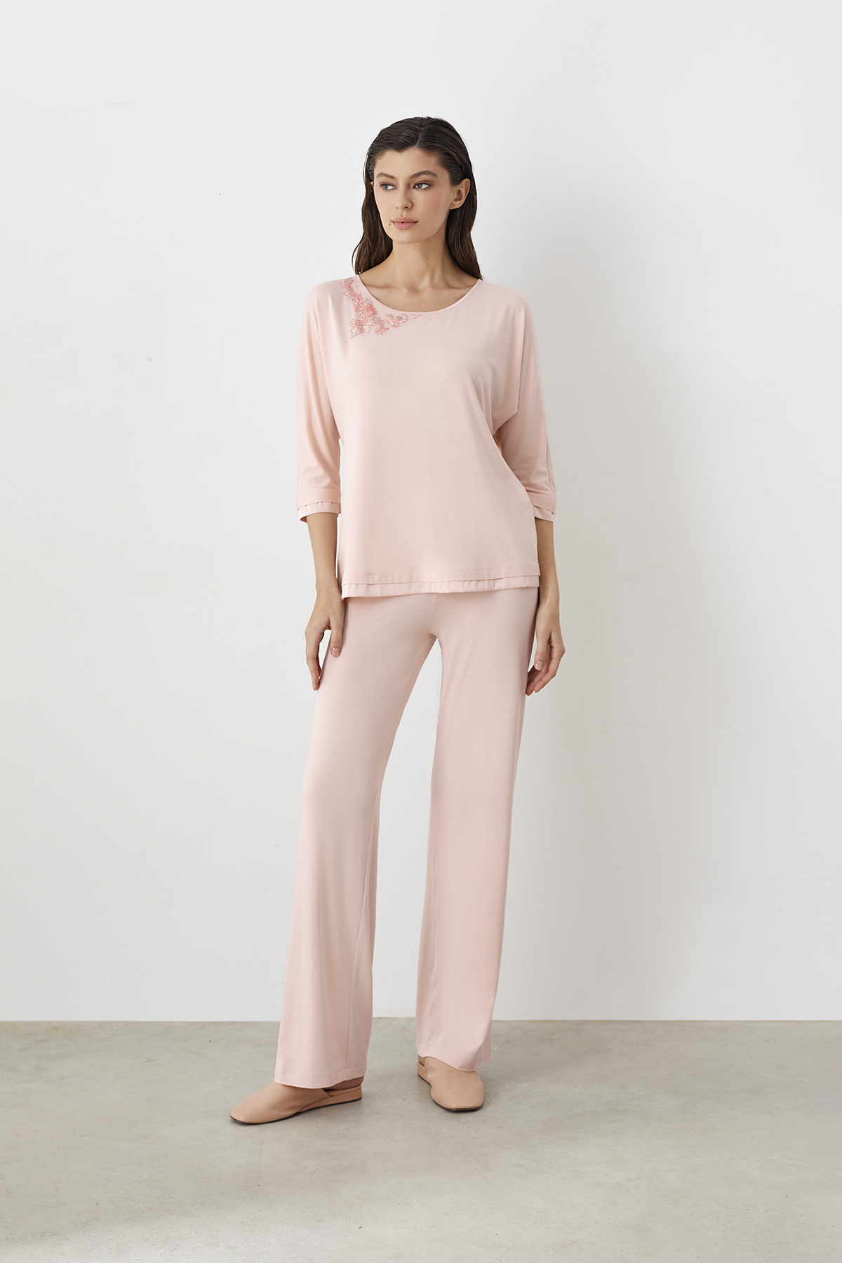 ОБЫЧНАЯ ЦЕНА 9730руб. 52035-2 Пижама с брюками женская - WINTER 2023-2024 (52035-2)