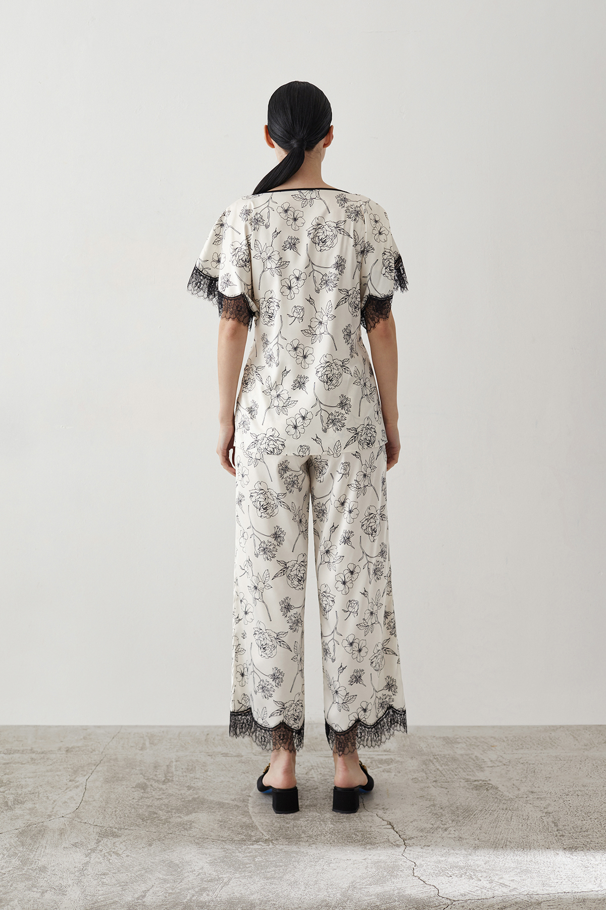 ОБЫЧНАЯ ЦЕНА 8440руб. 60570-5 Пижама с брюками женская - WINTER 2023-2024 (60570-5)