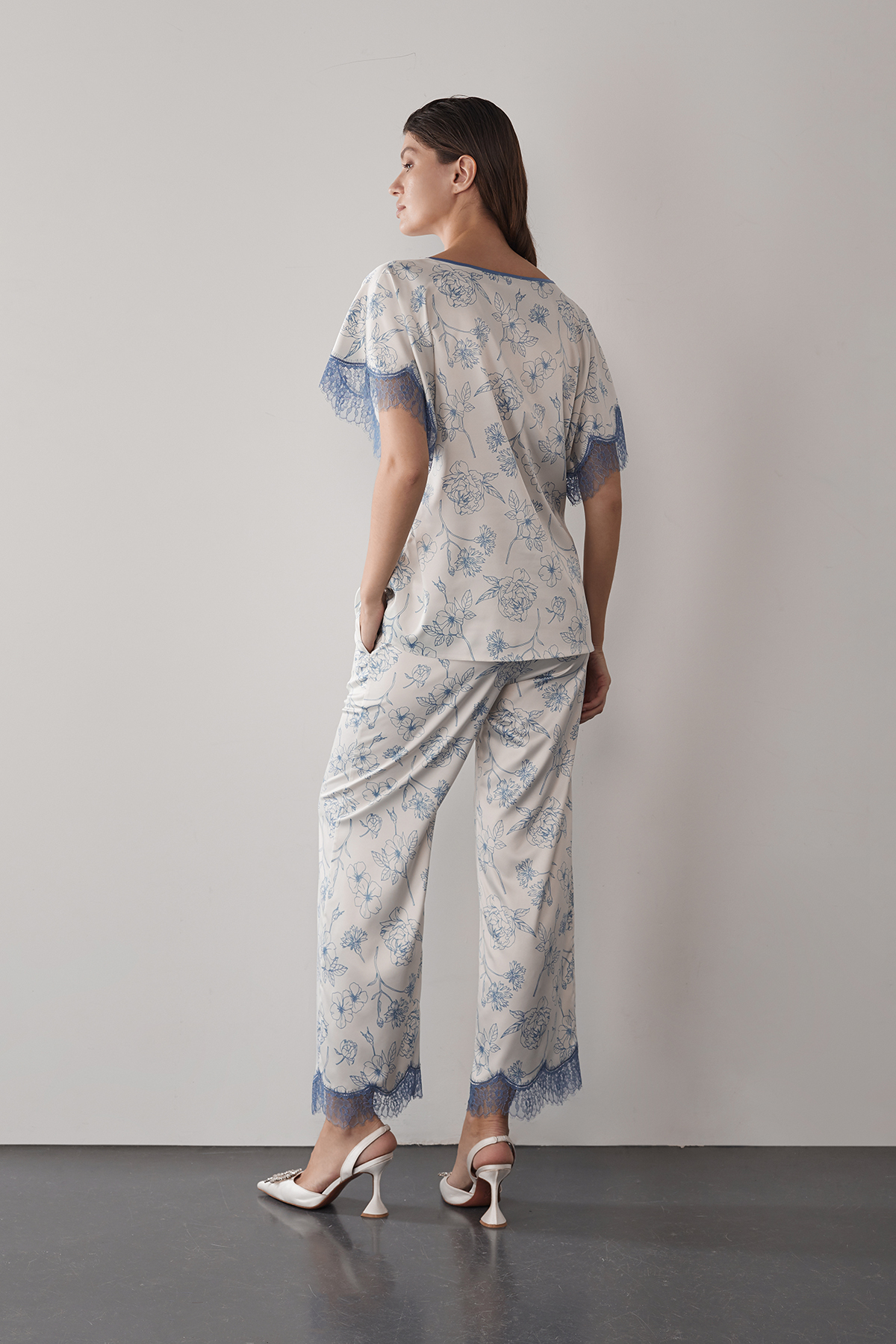 ОБЫЧНАЯ ЦЕНА 8440руб. 60570-3 Пижама с брюками женская - SUMMER 2023 (60570-3)